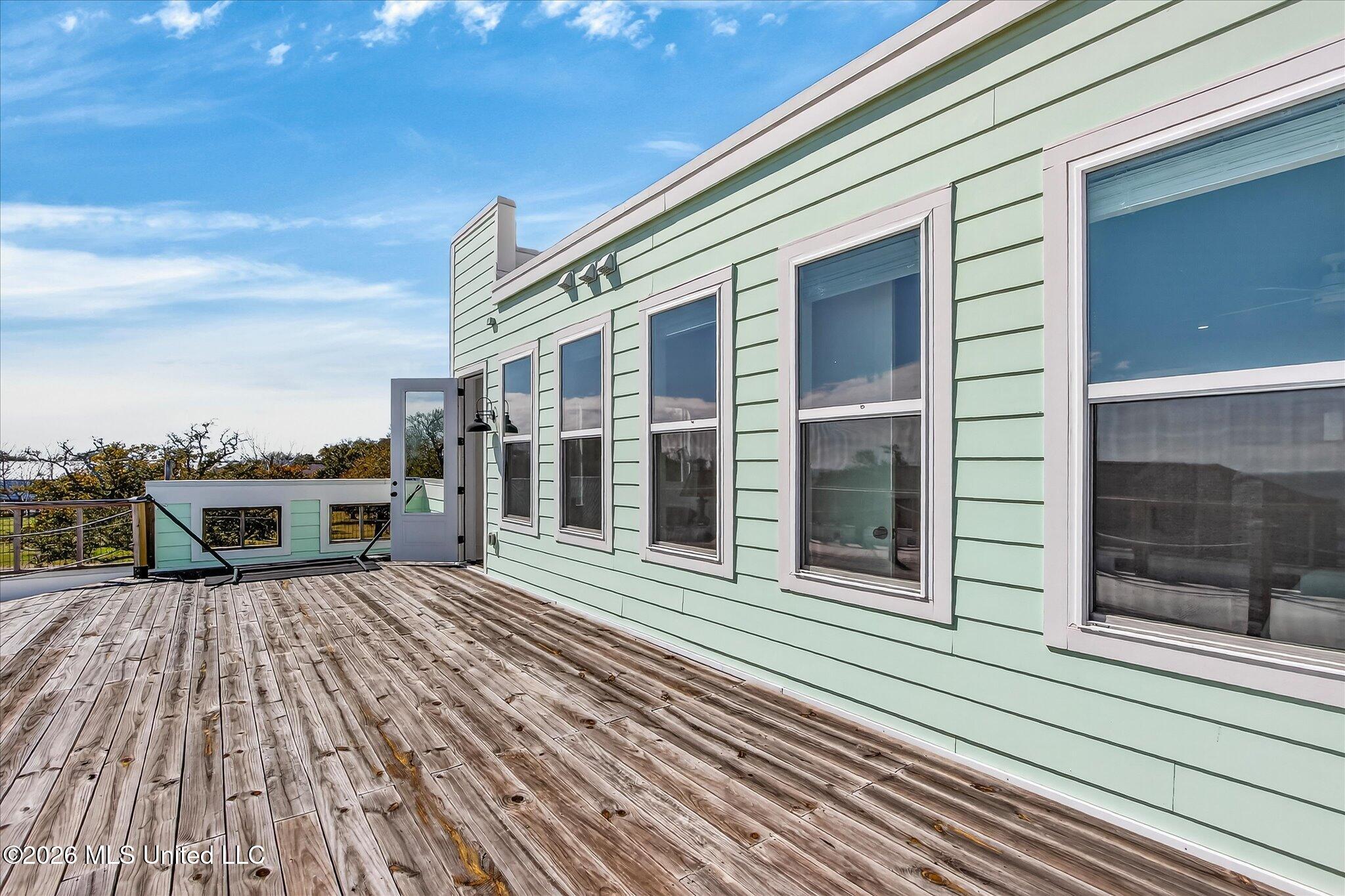 218 West Avenue Property Photo 49