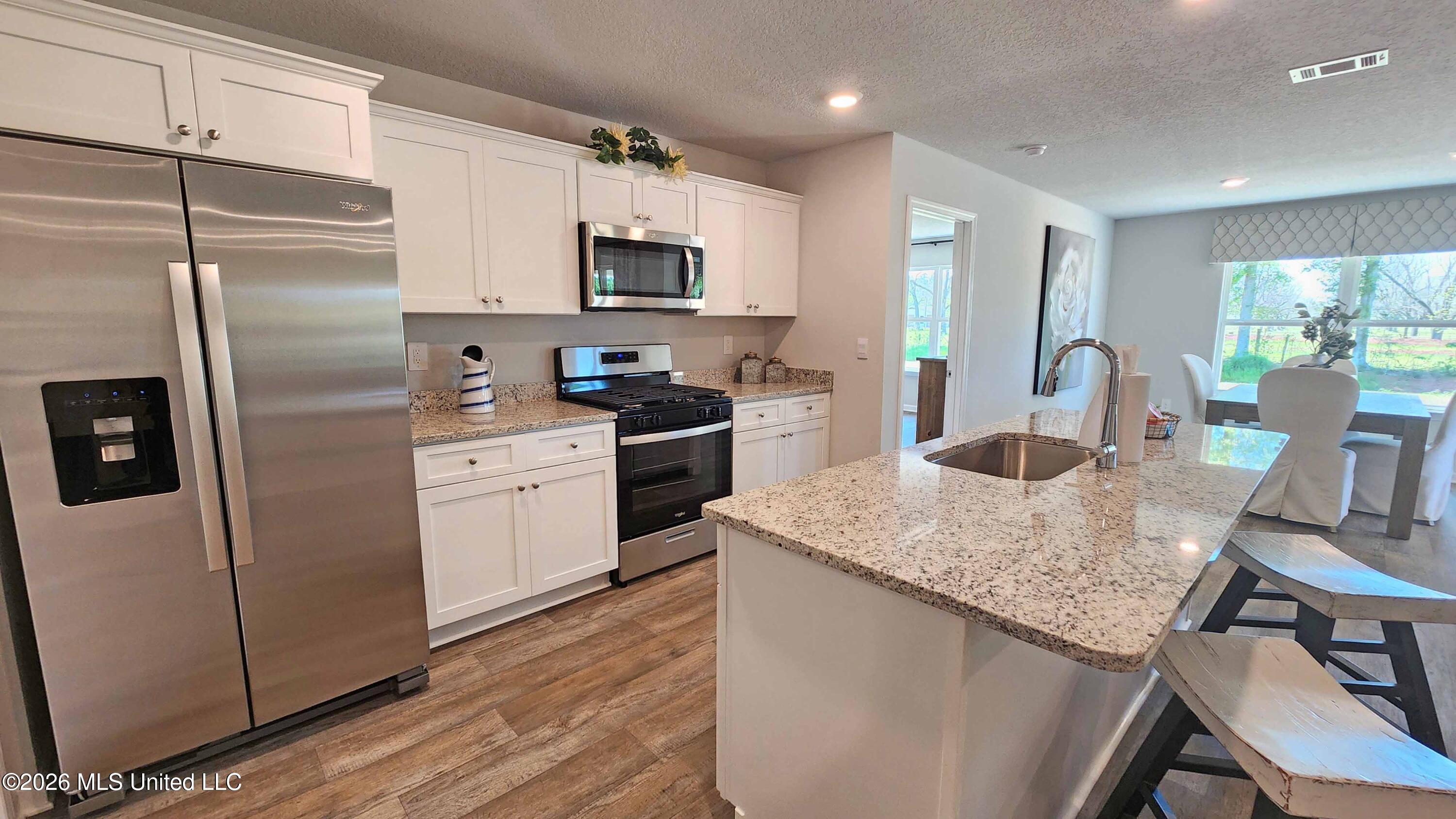 13162 Carnival Circle Property Photo 8