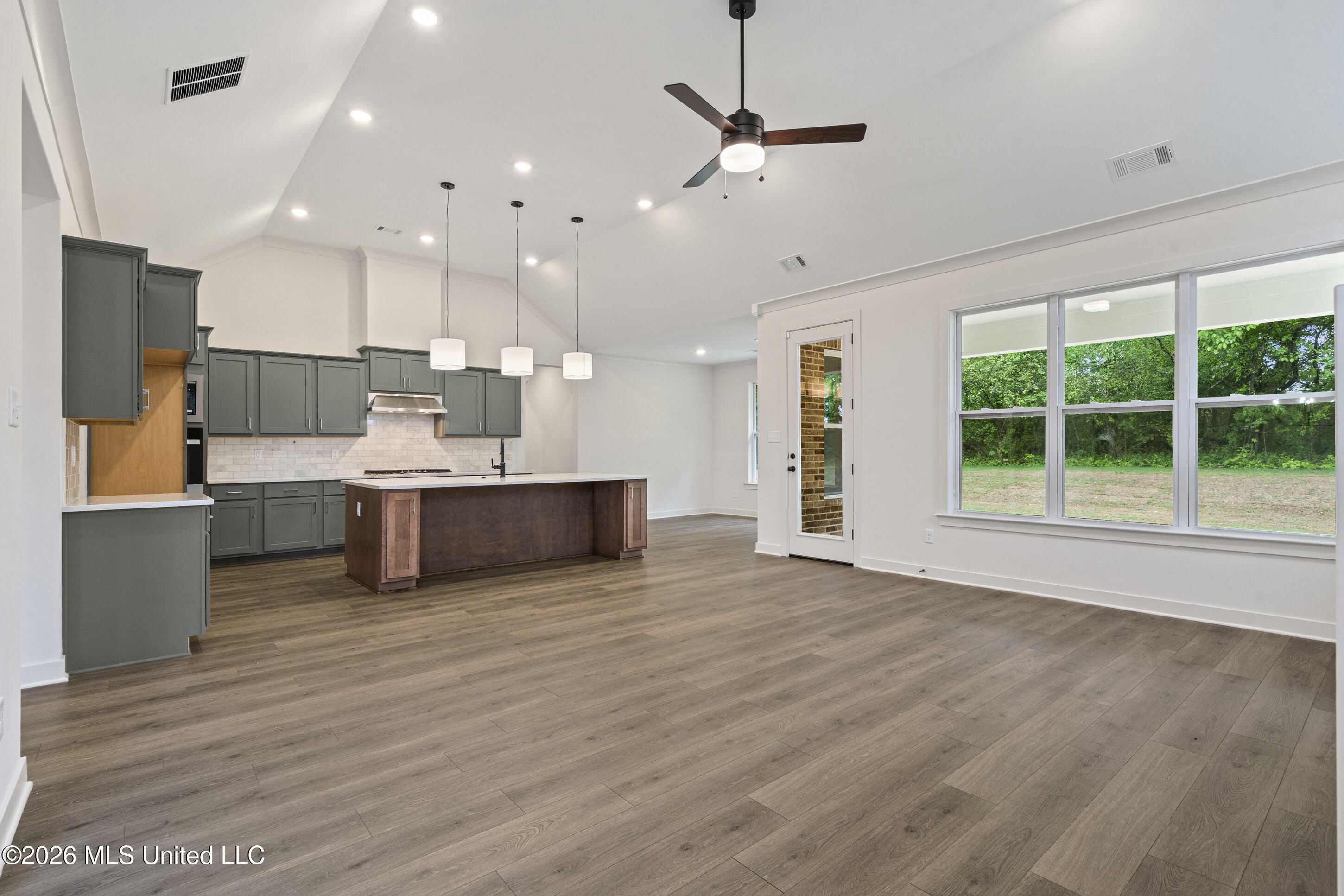 9094 Apple Orchard Cove Property Photo 8