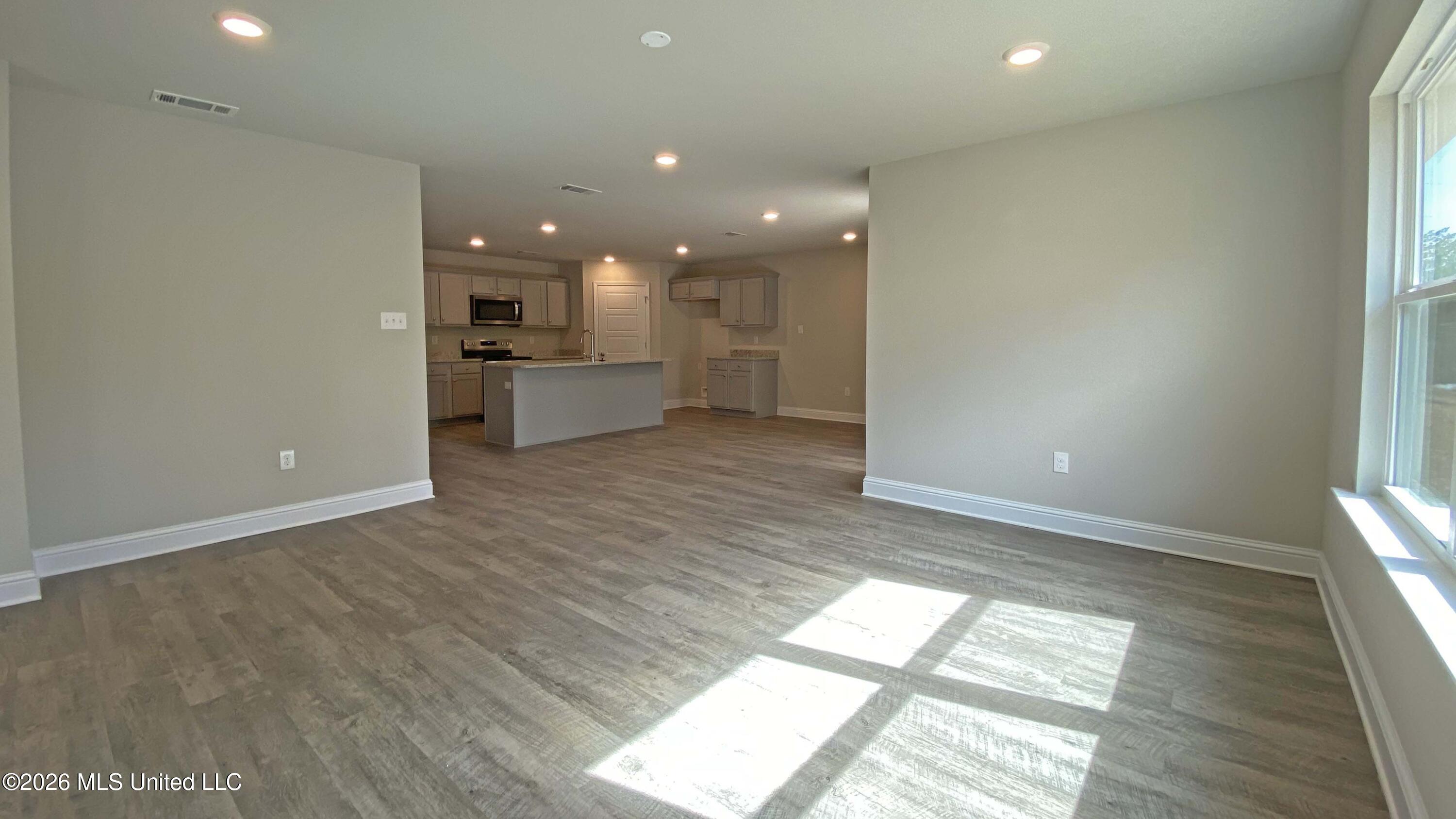 13108 Carnival Circle Property Photo 2