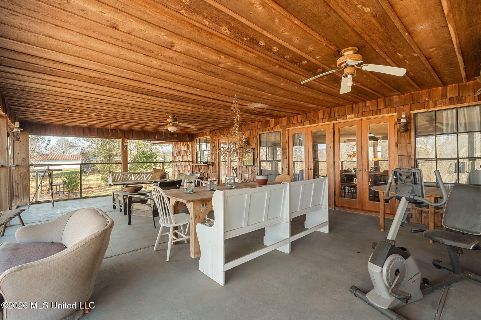 119 Betty Lane Property Photo 6