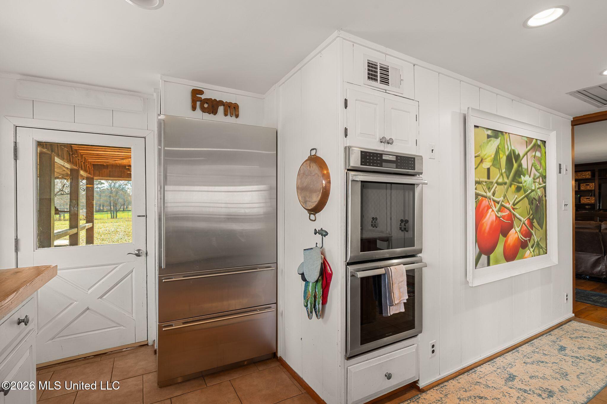 119 Betty Lane Property Photo 9