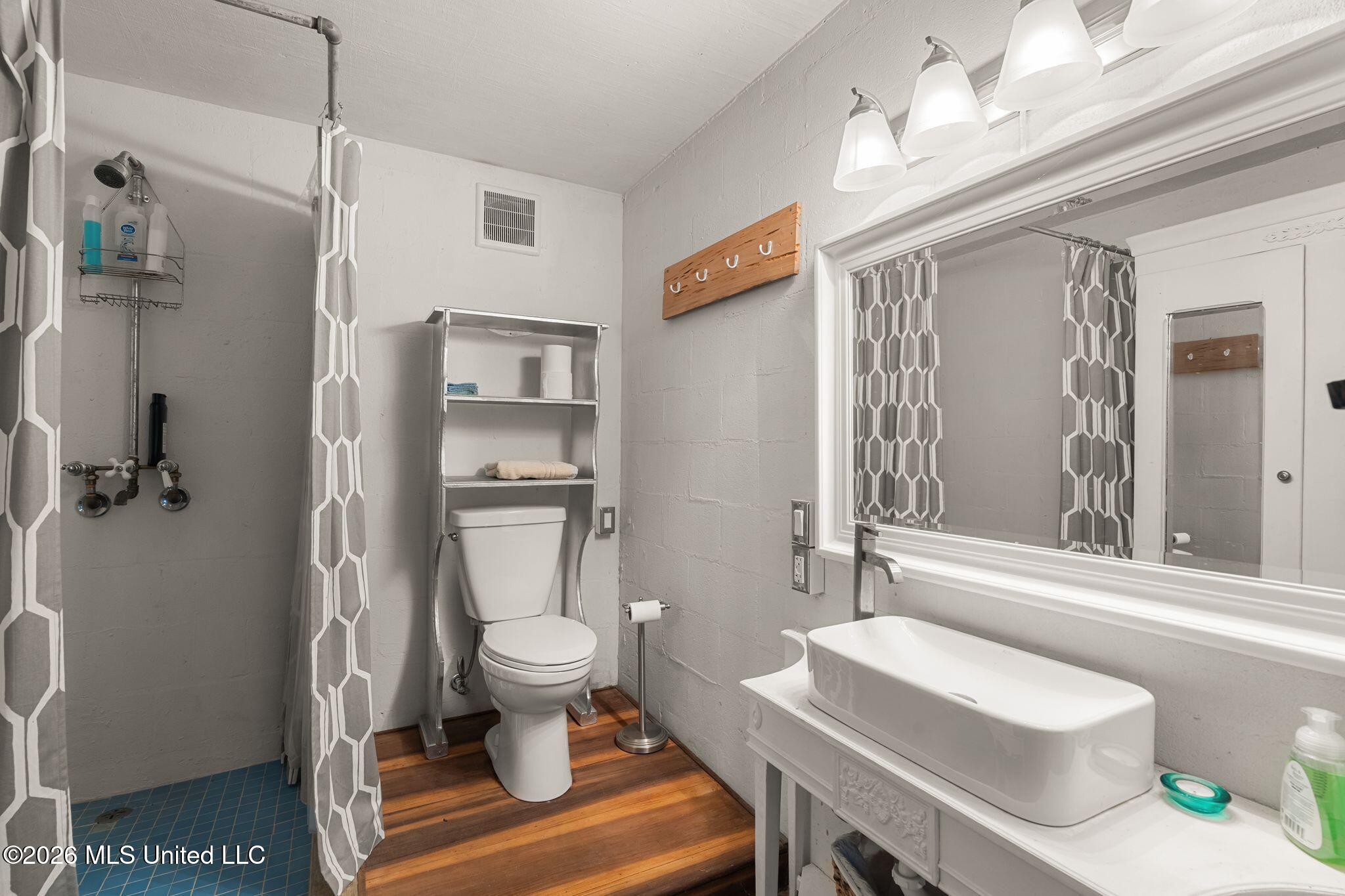 119 Betty Lane Property Photo 28