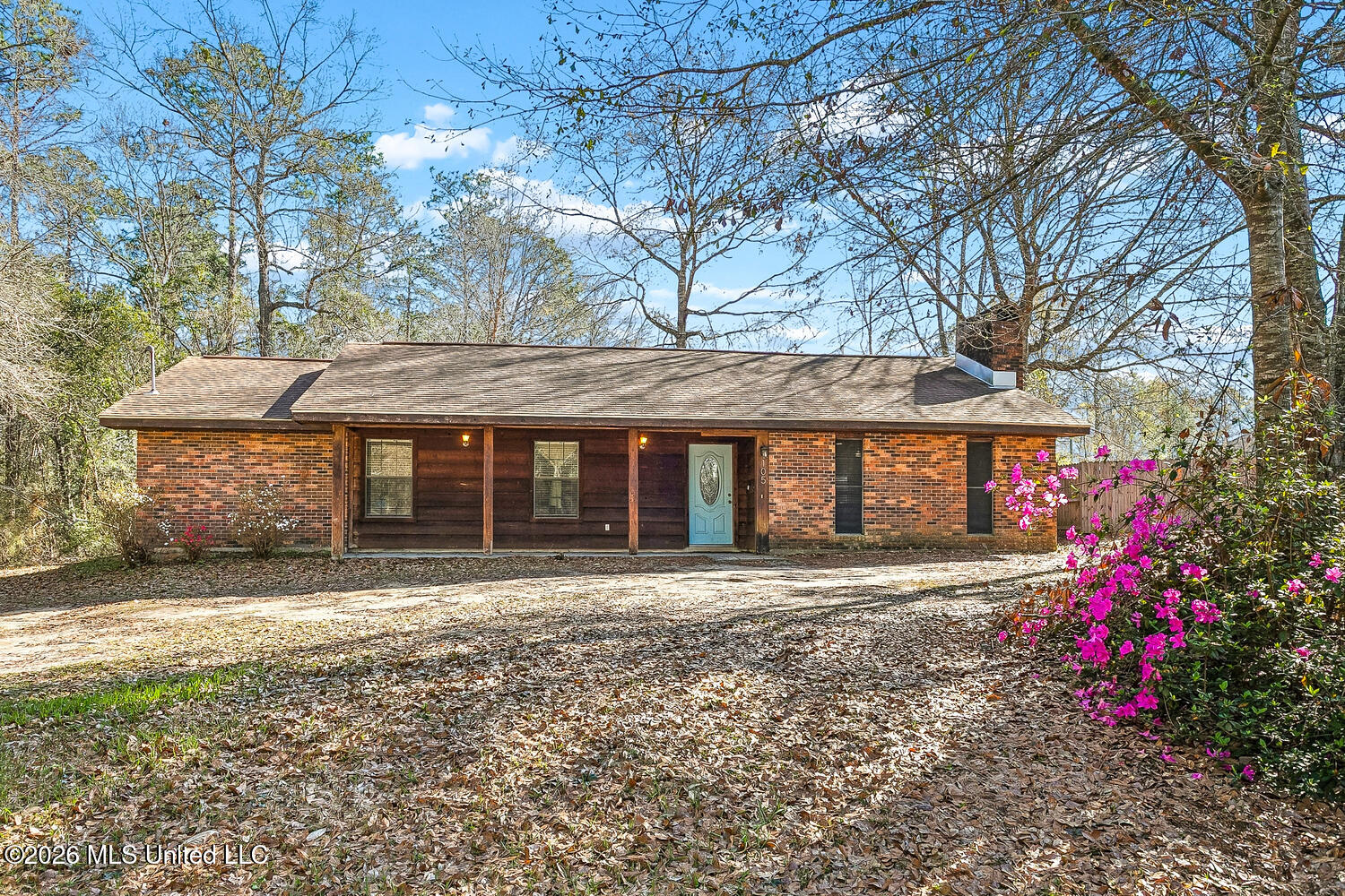 105 Brookhollow Drive Property Photo 1
