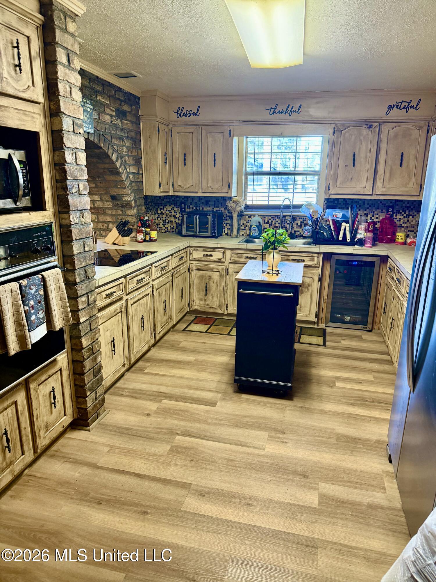 150 Foxwood Cove Property Photo 3