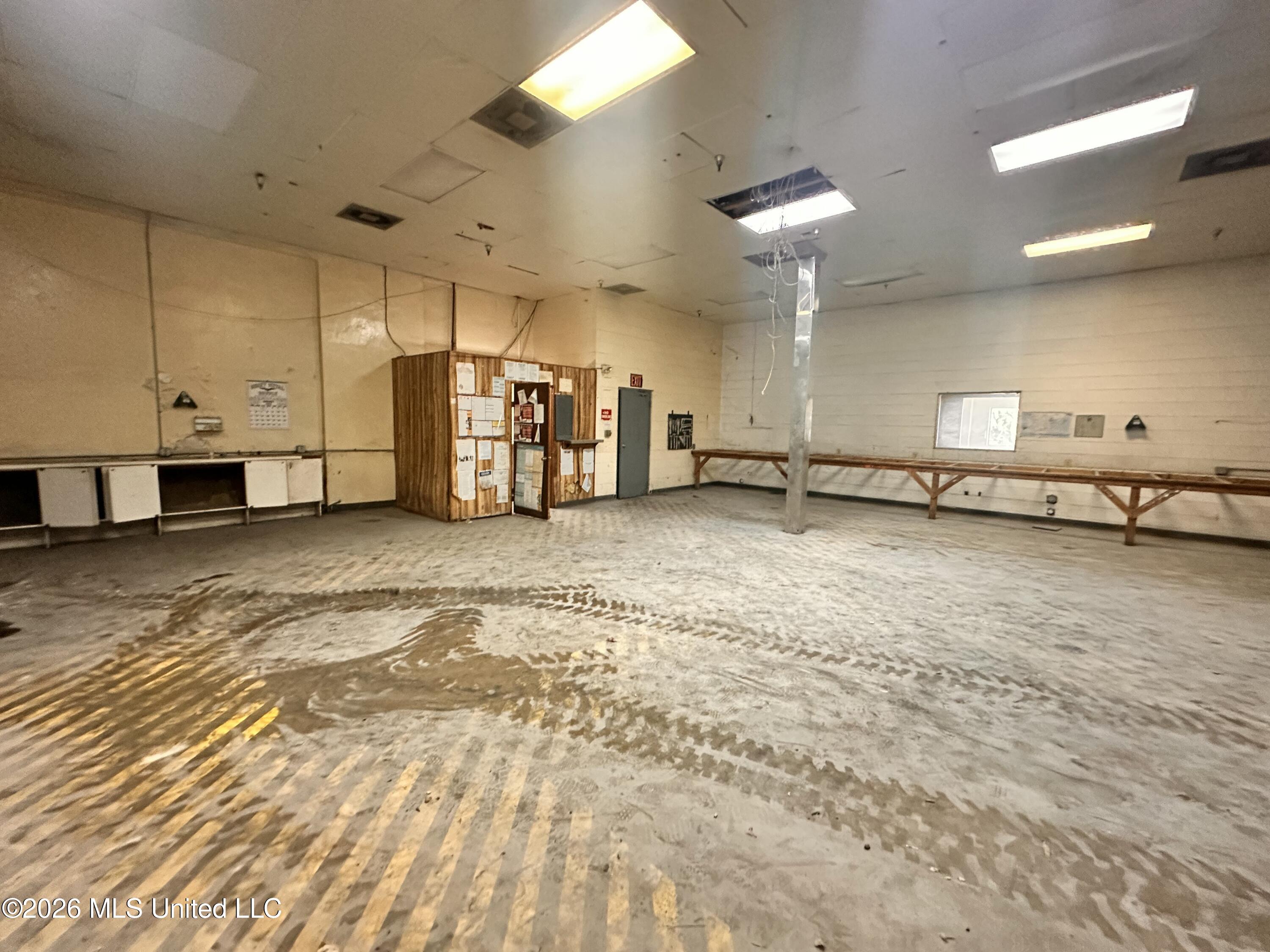 200 Lameuse Street Property Photo 25