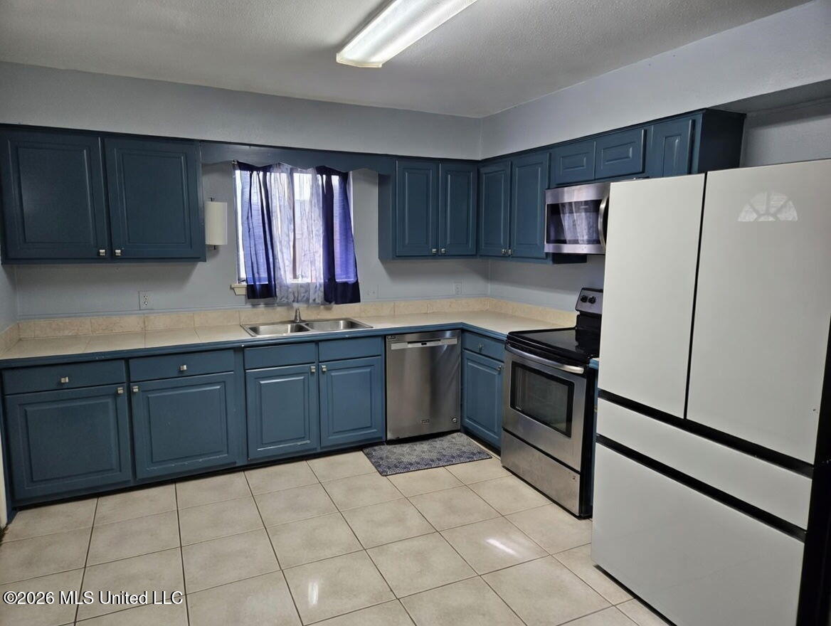 1074 Windrose Drive Property Photo 6
