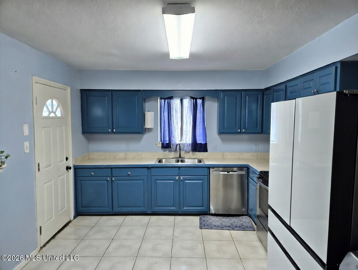 1074 Windrose Drive Property Photo 7