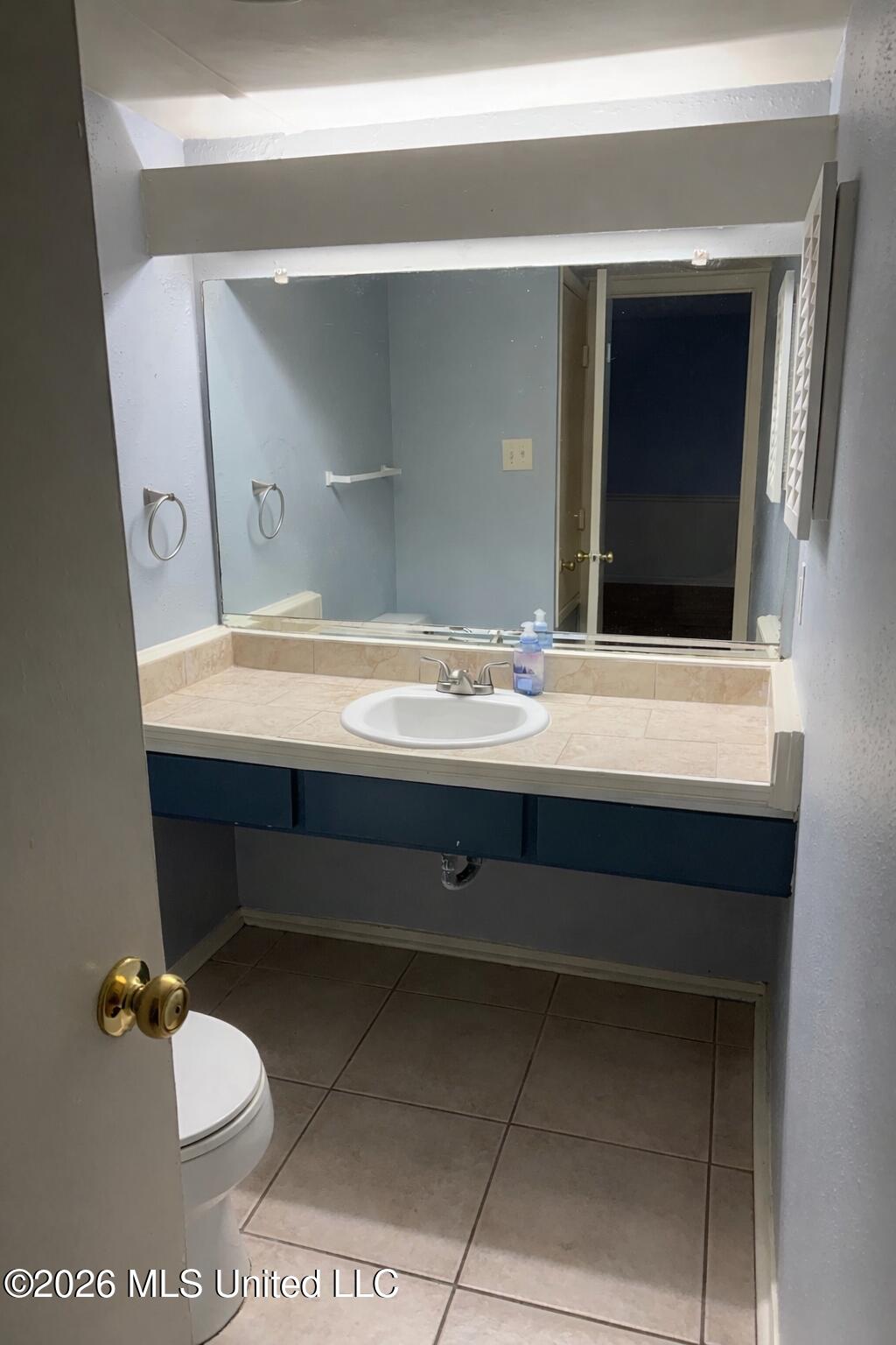 1074 Windrose Drive Property Photo 8