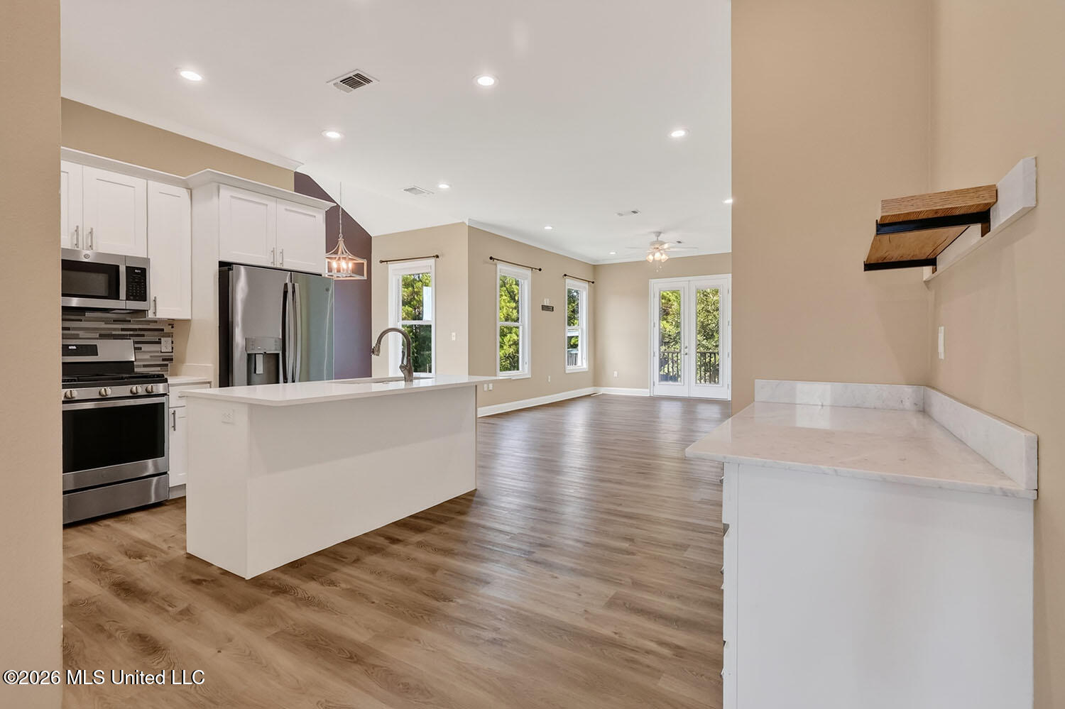 209 White Harbor Road Property Photo 3