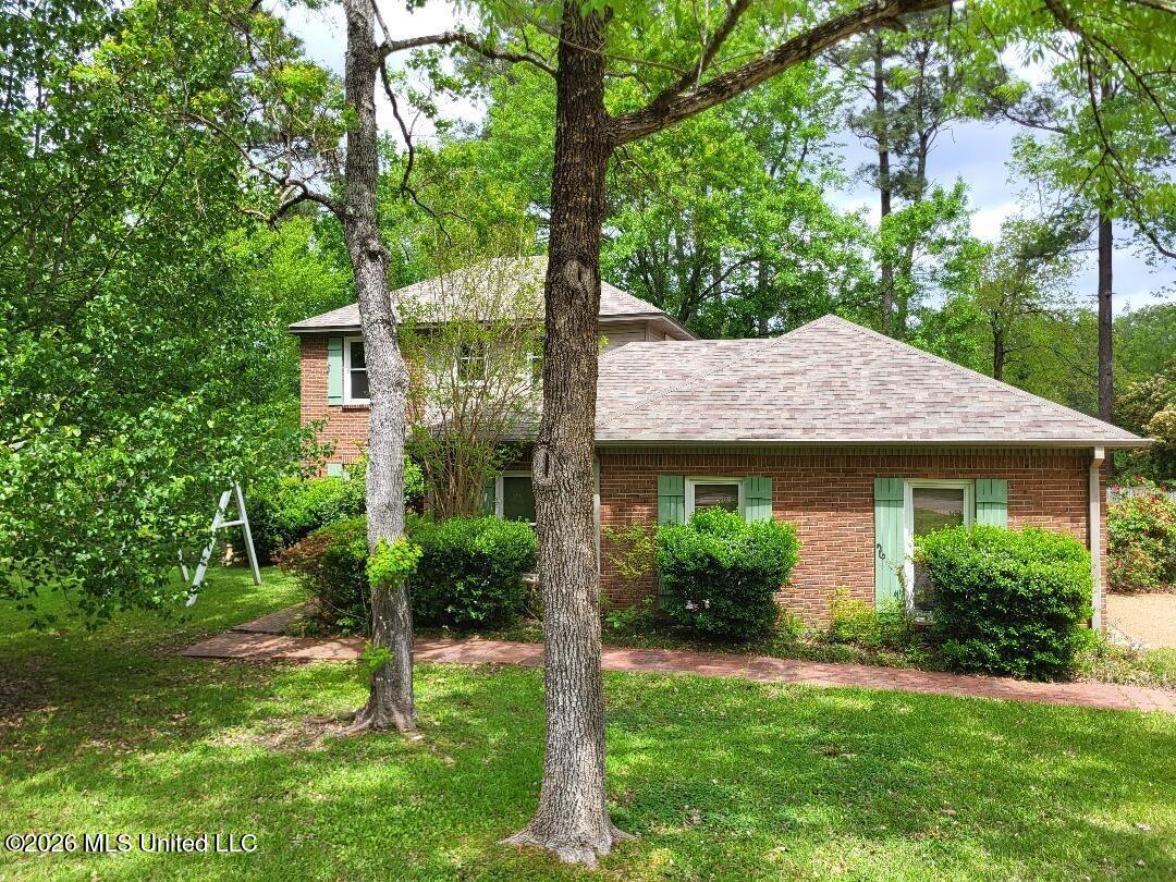 512 Dixton Drive Property Photo 1