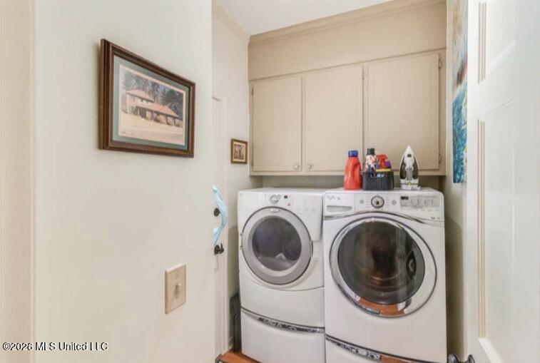512 Dixton Drive Property Photo 15