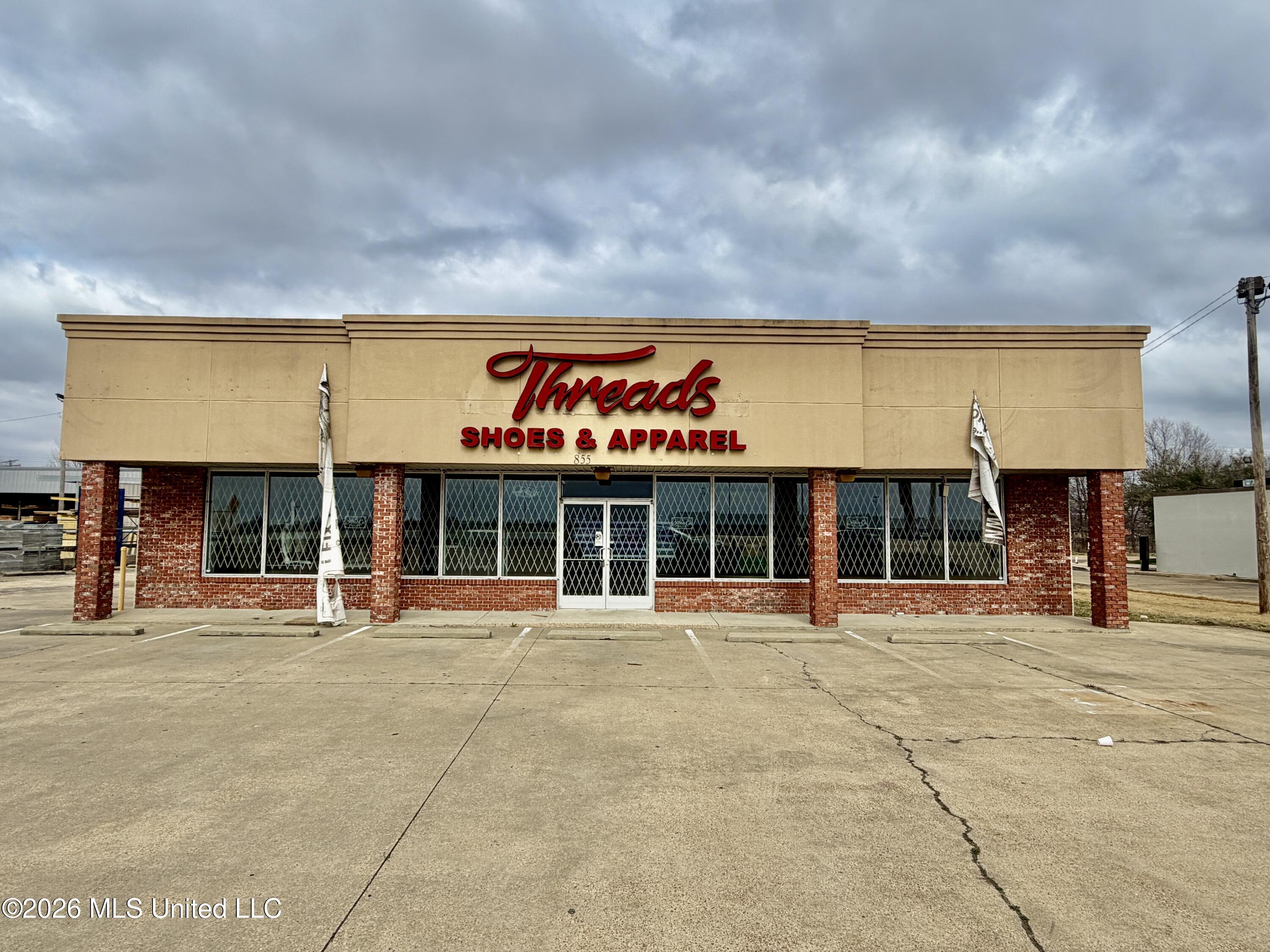 855 S State Street Property Photo 1