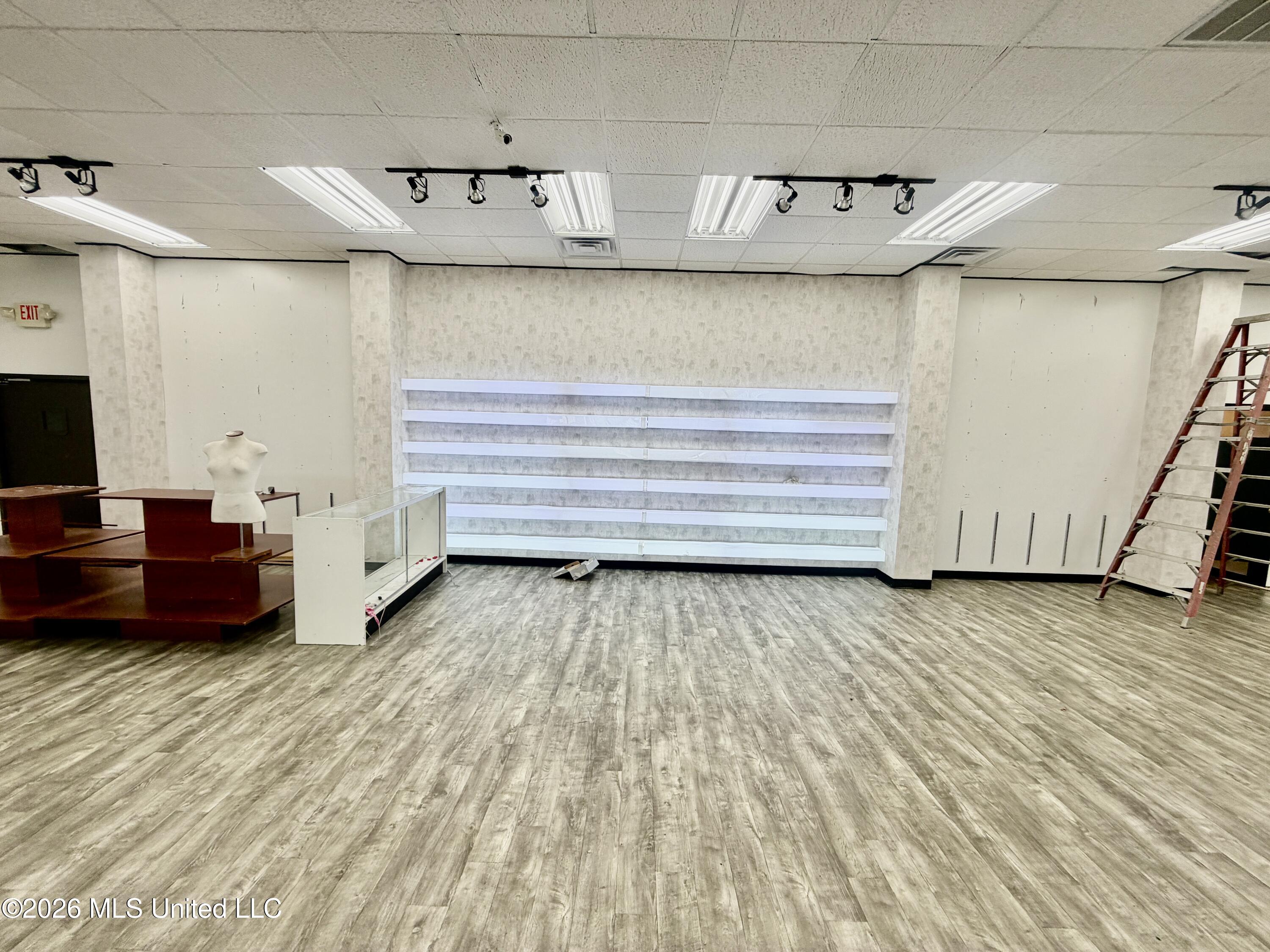 855 S State Street Property Photo 8