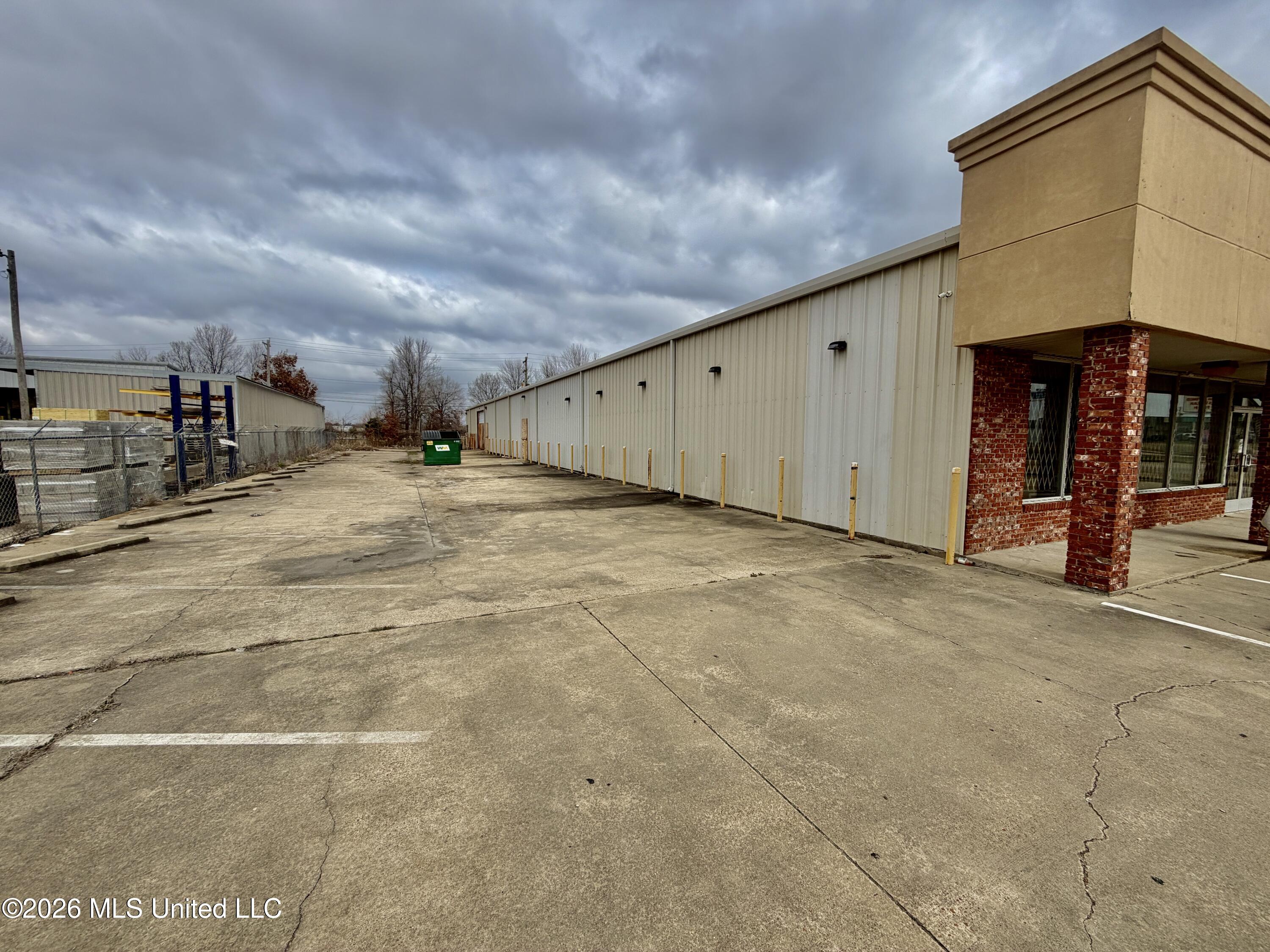 855 S State Street Property Photo 11