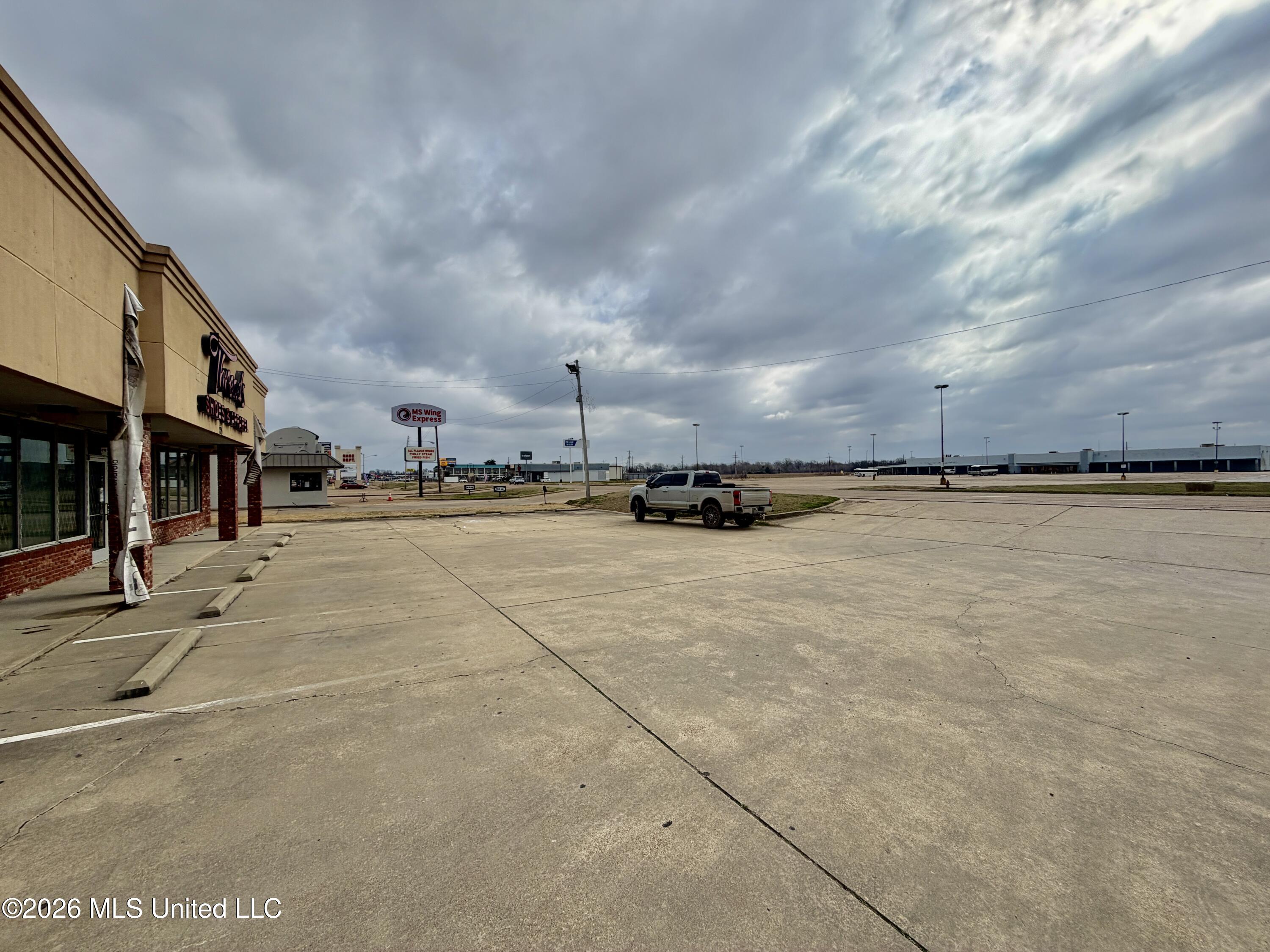 855 S State Street Property Photo 12