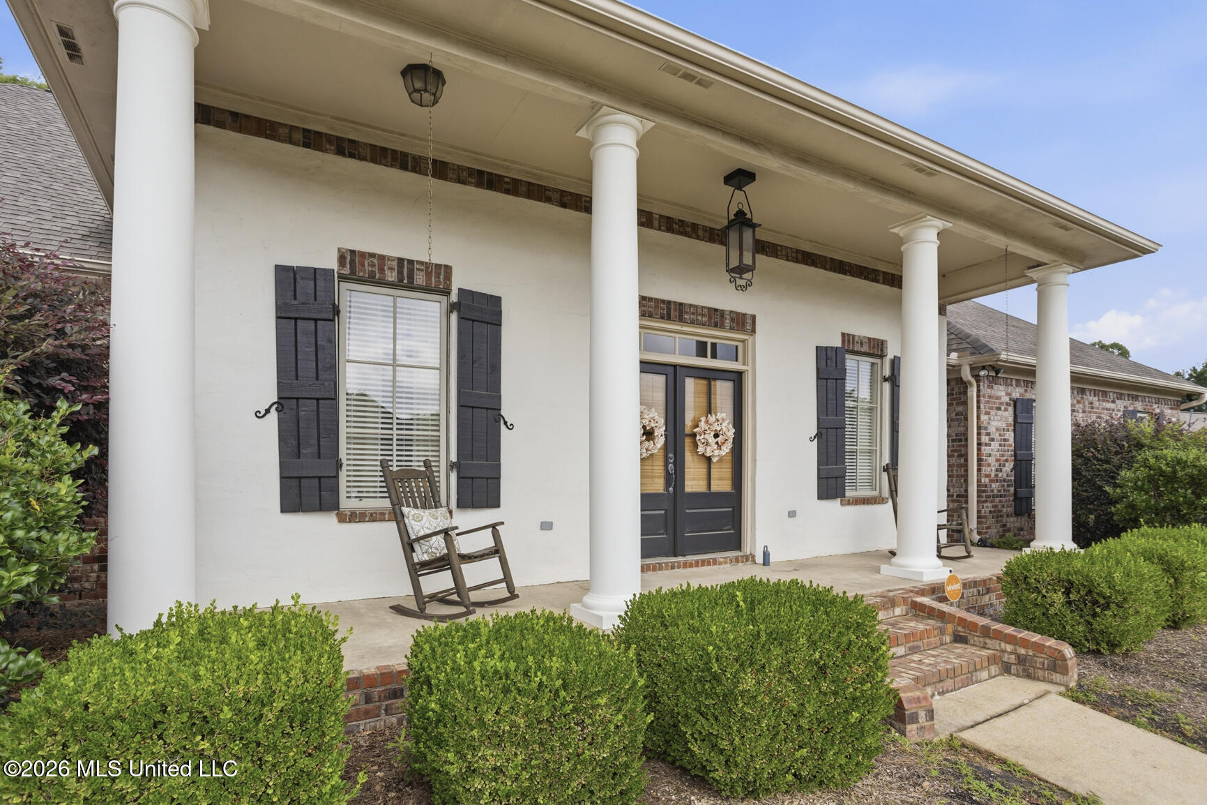 300 Deer Hollow Property Photo 4