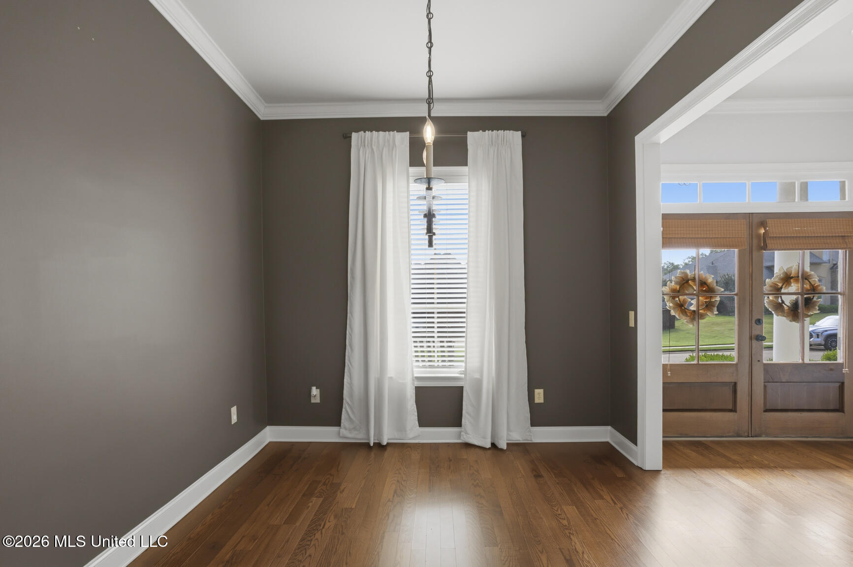 300 Deer Hollow Property Photo 8