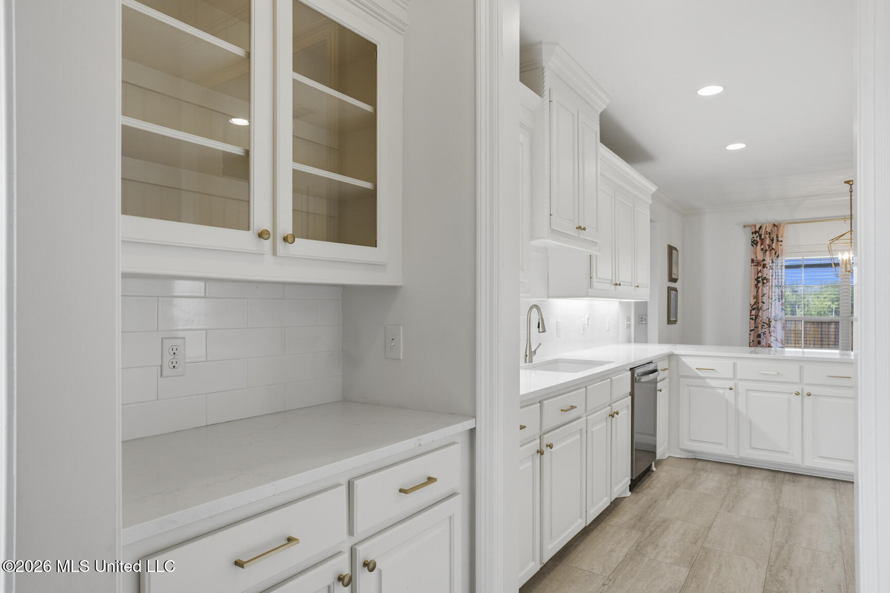 300 Deer Hollow Property Photo 9