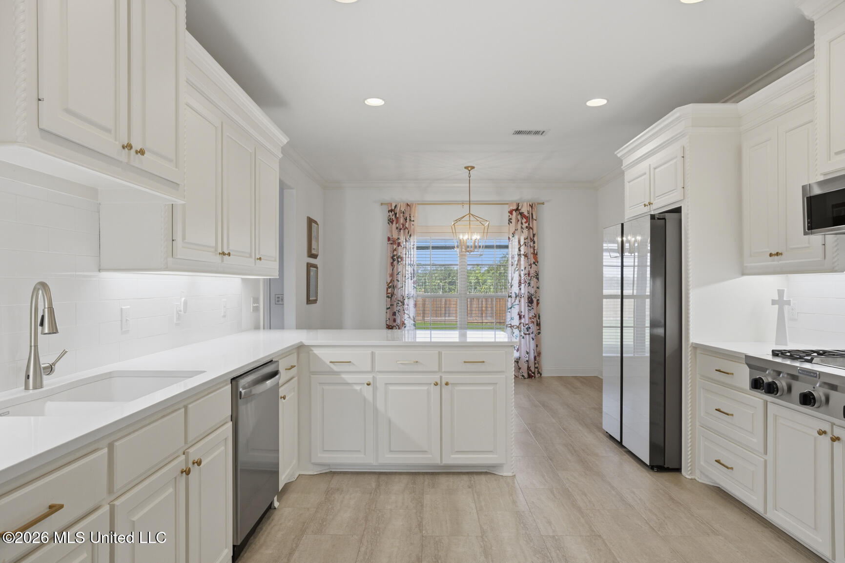 300 Deer Hollow Property Photo 10