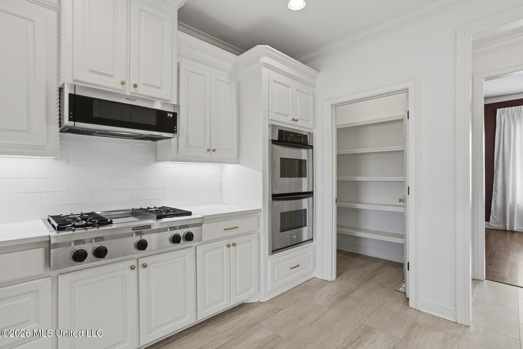 300 Deer Hollow Property Photo 13