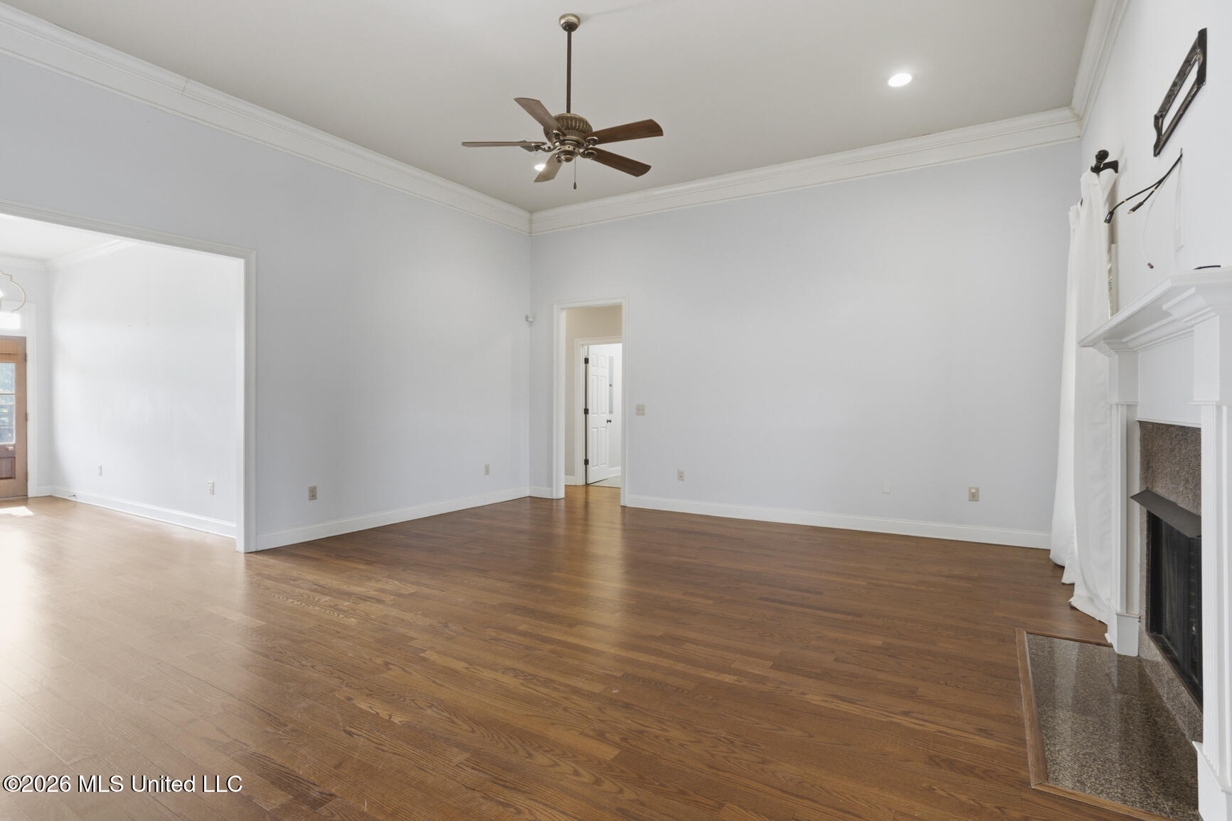 300 Deer Hollow Property Photo 18