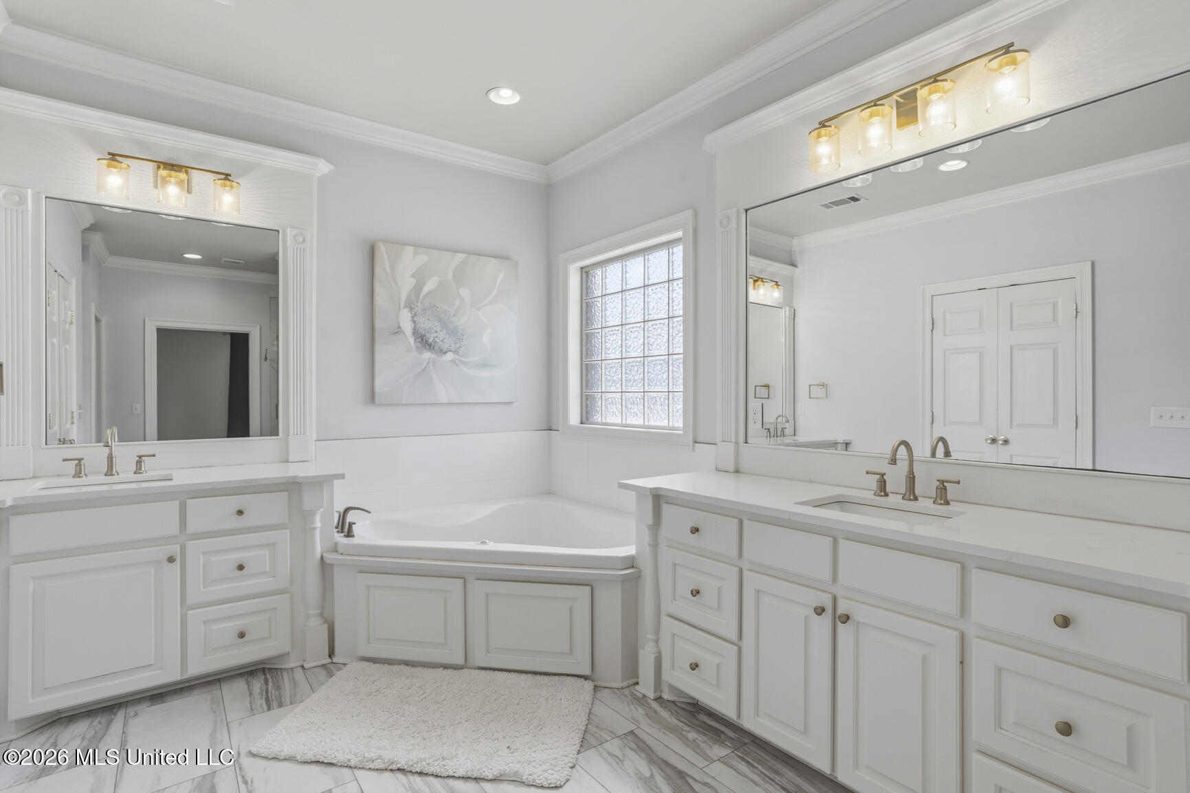 300 Deer Hollow Property Photo 28