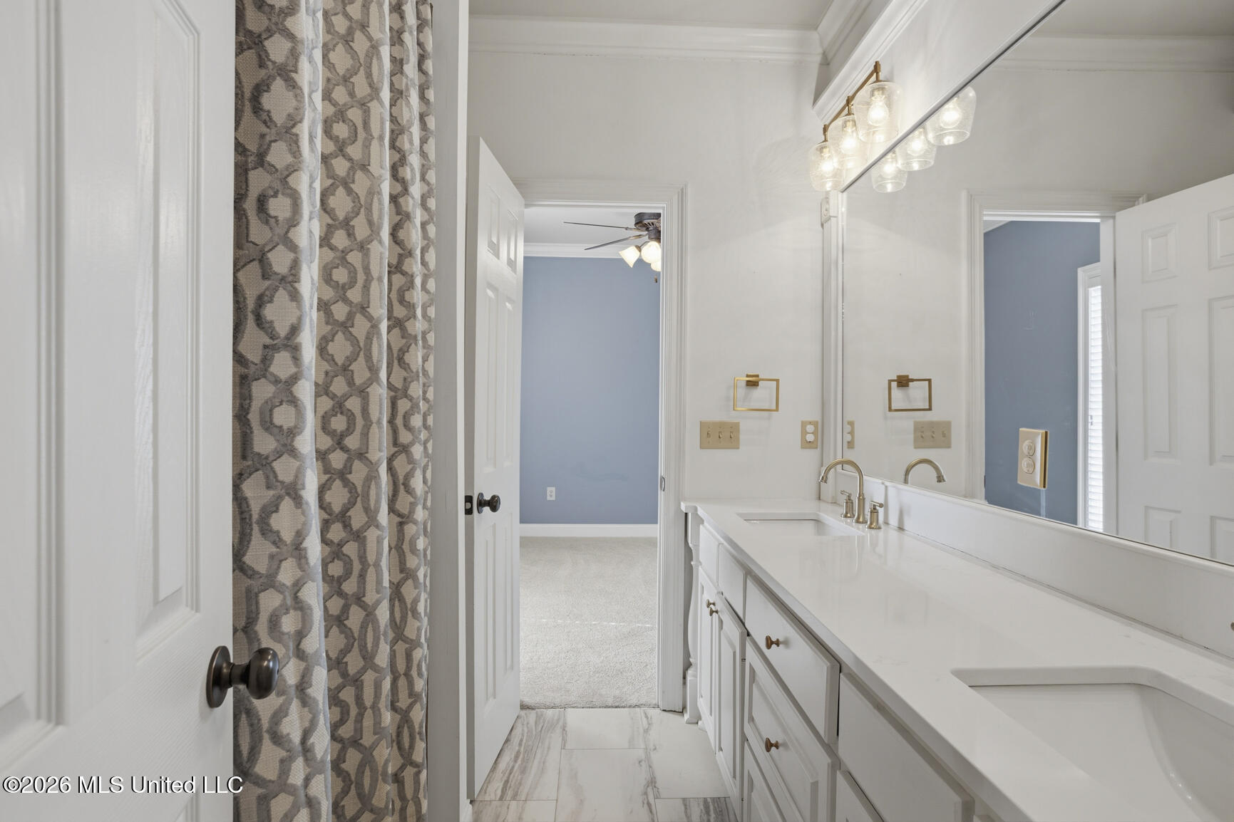 300 Deer Hollow Property Photo 36