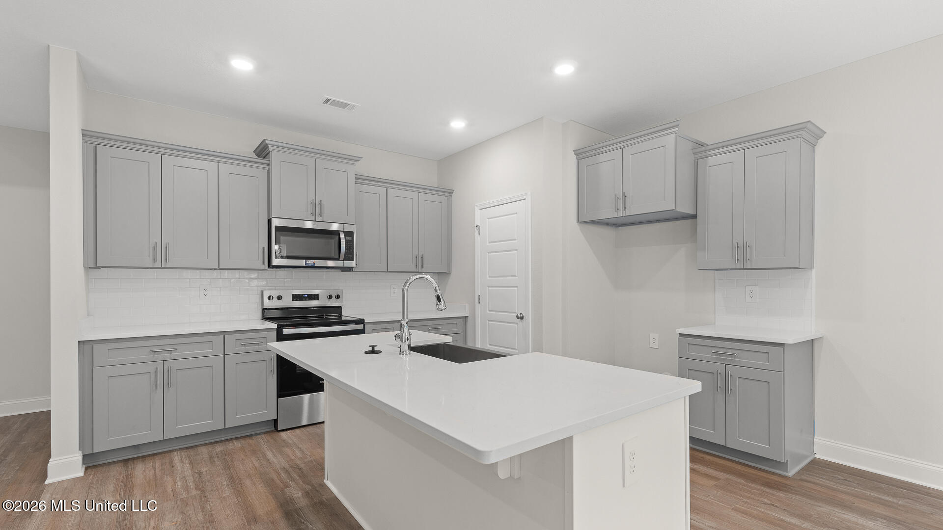 14215 Cabernet Street Property Photo 9