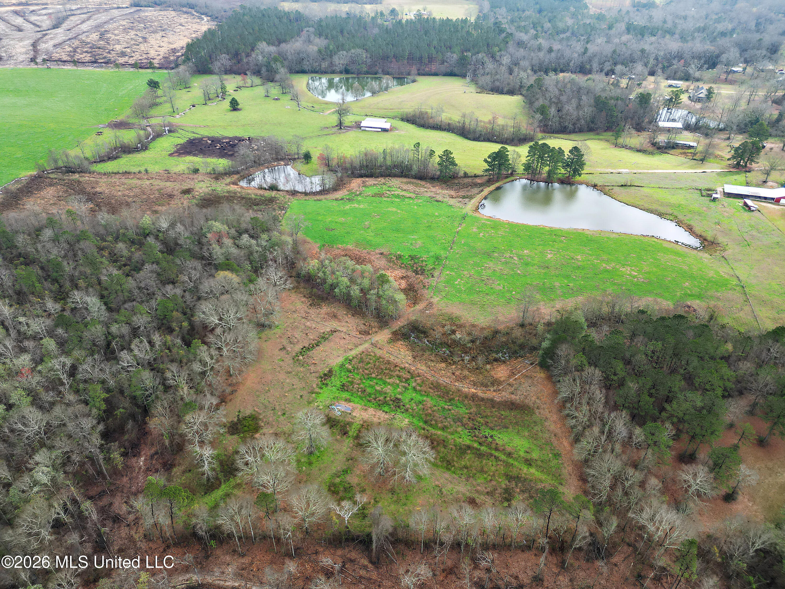 1837 Highway 588 Property Photo 4