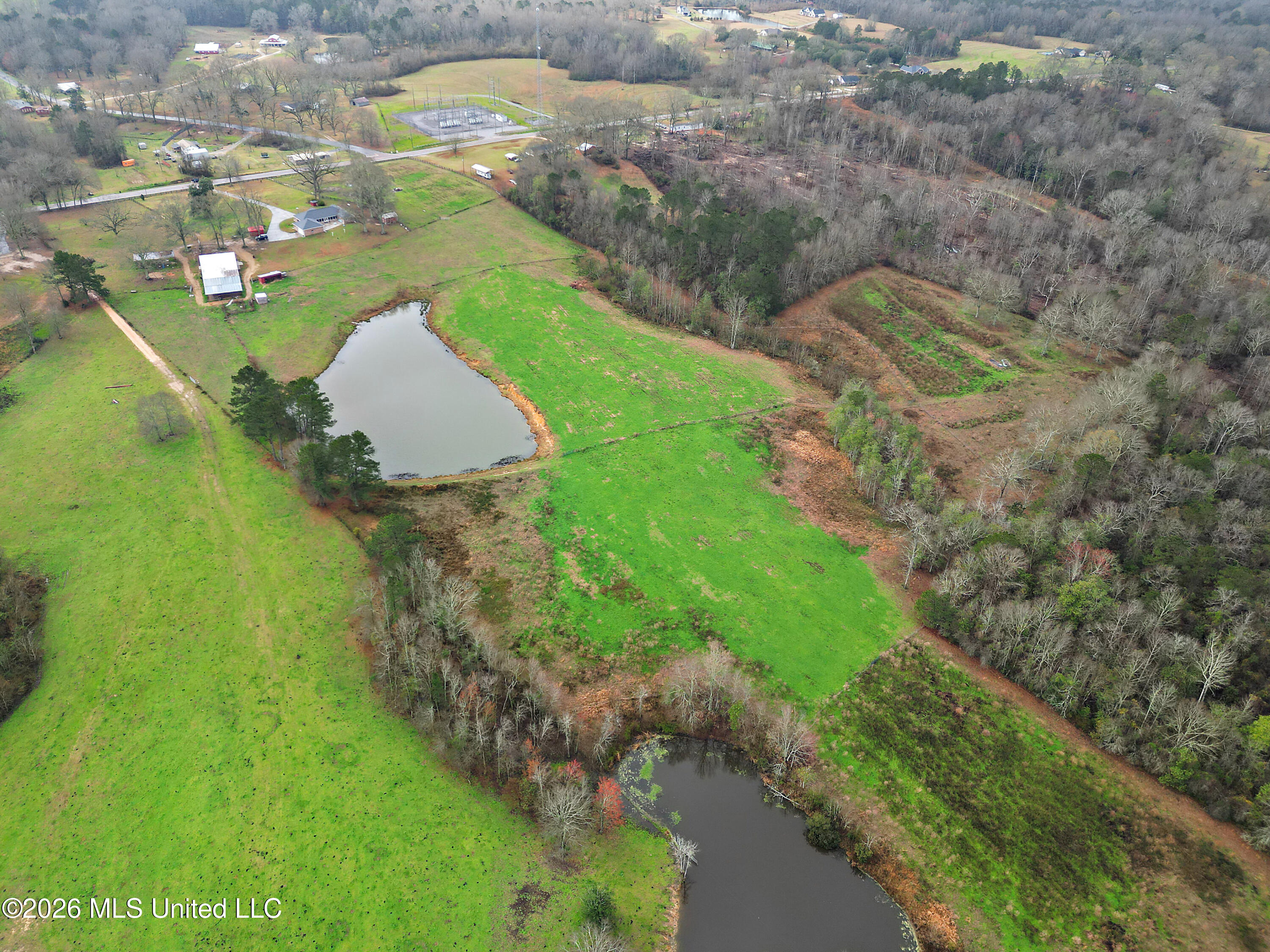 1837 Highway 588 Property Photo 6
