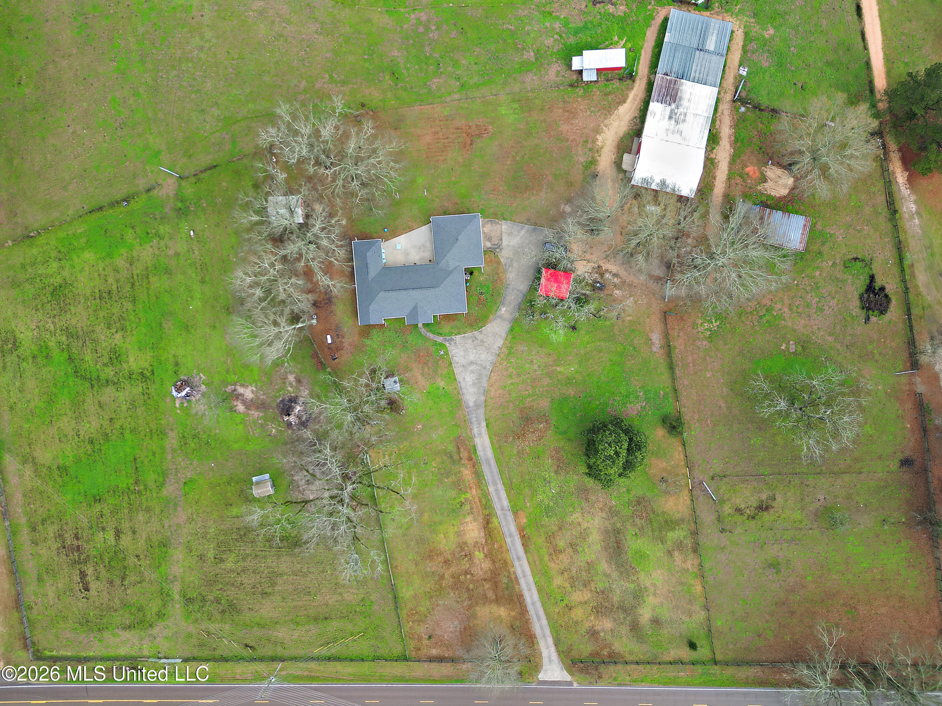 1837 Highway 588 Property Photo 9