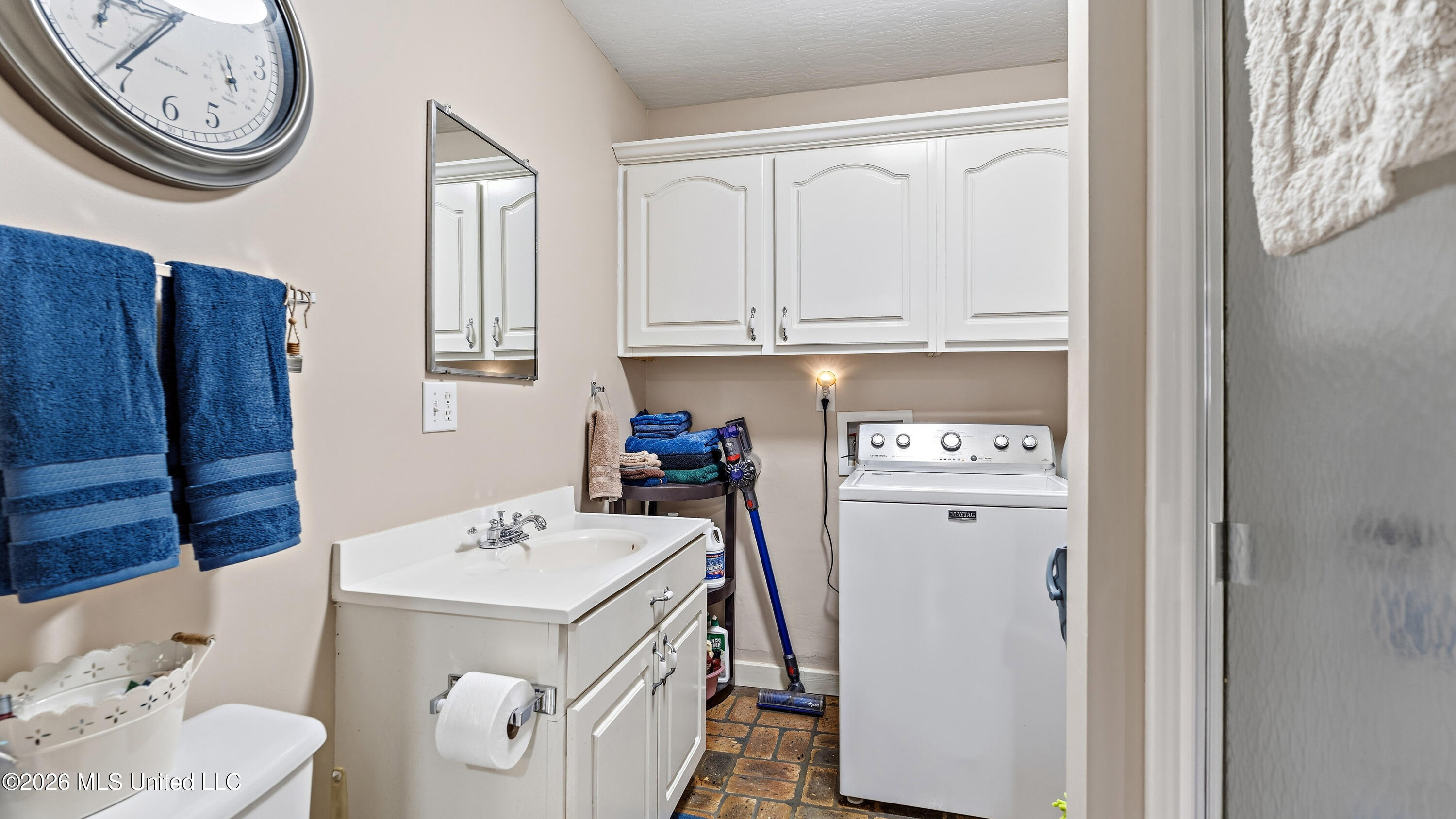 1837 Highway 588 Property Photo 47