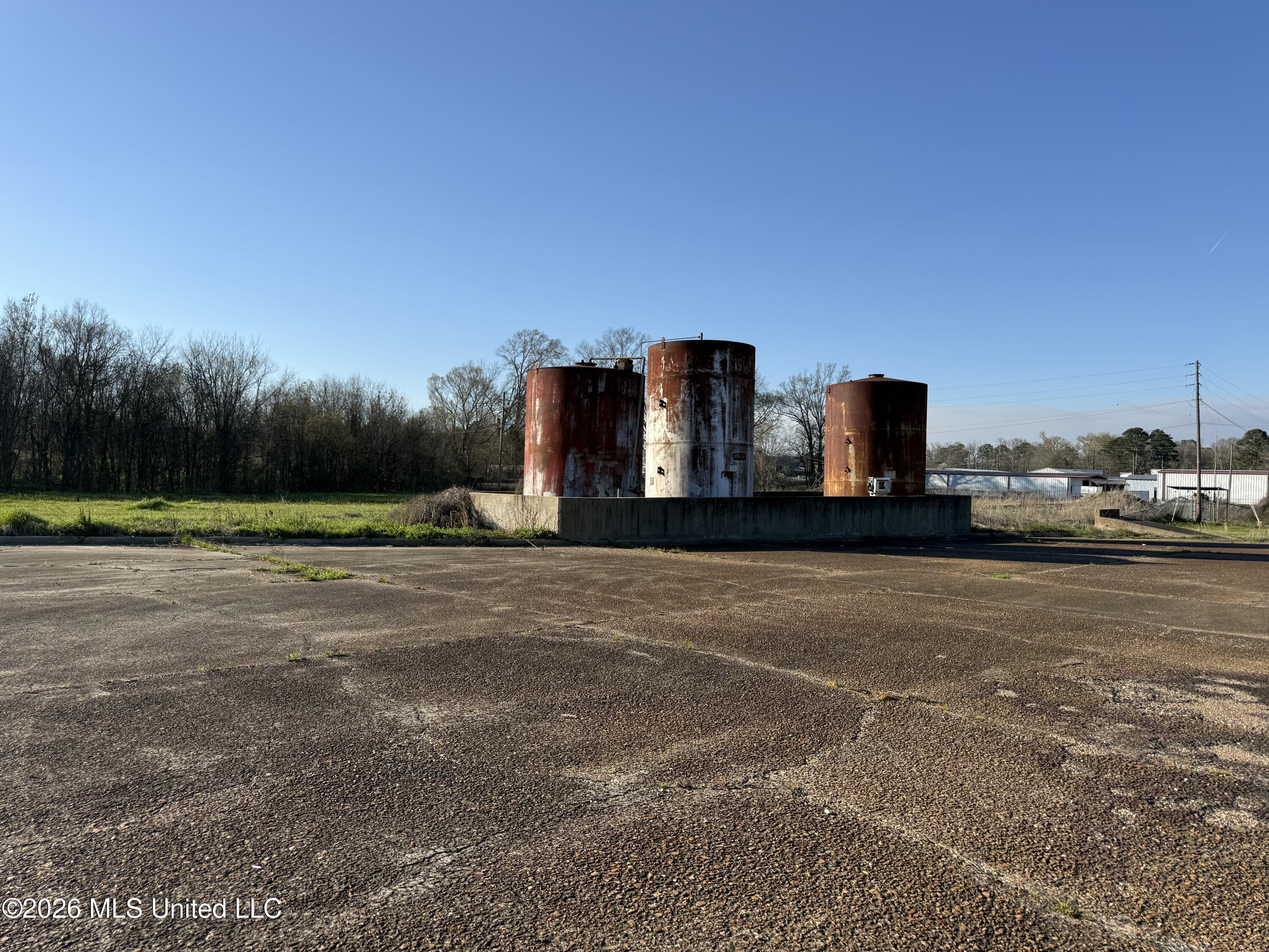0 Commerce Loop Property Photo 6