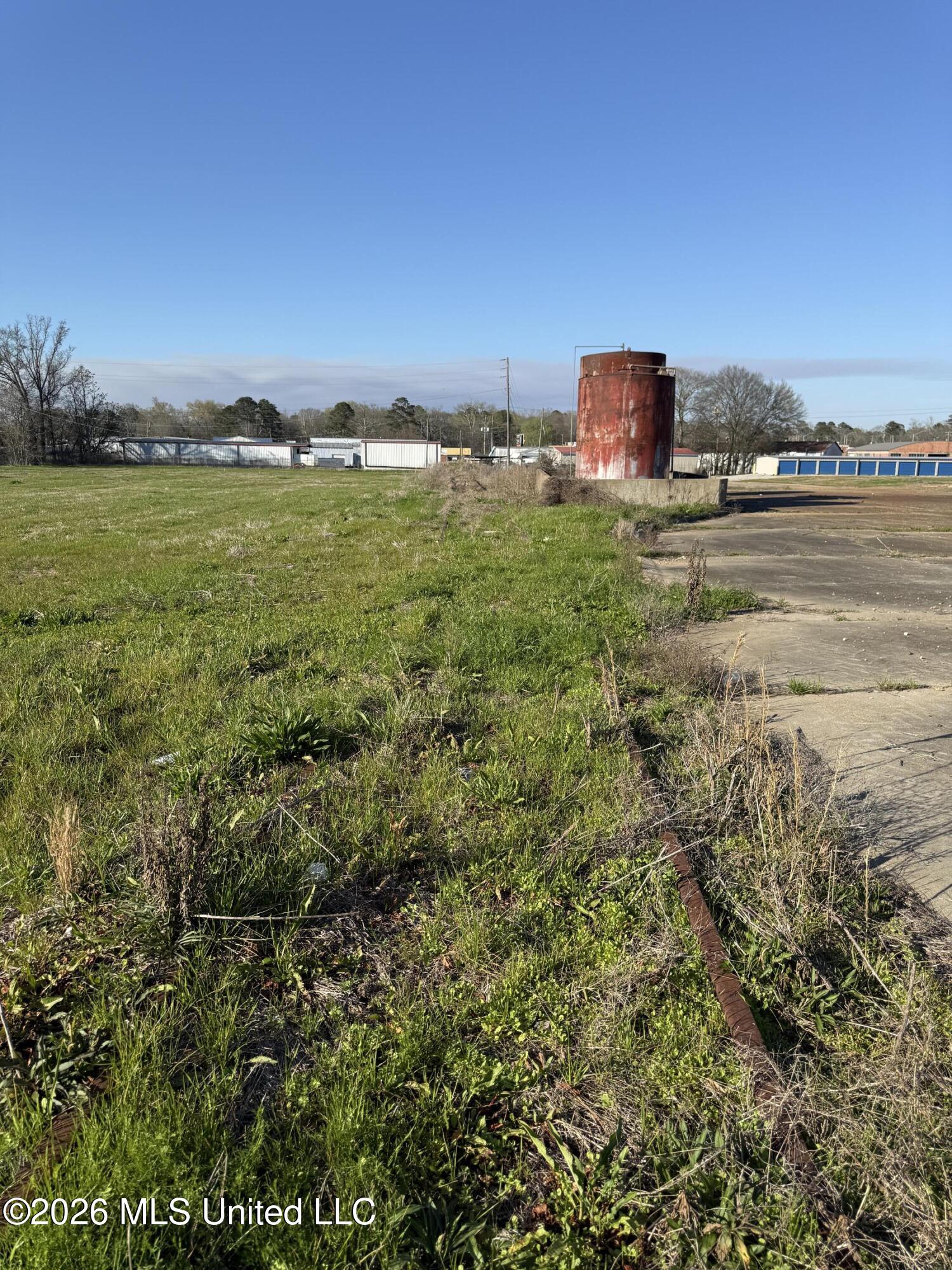 0 Commerce Loop Property Photo 8