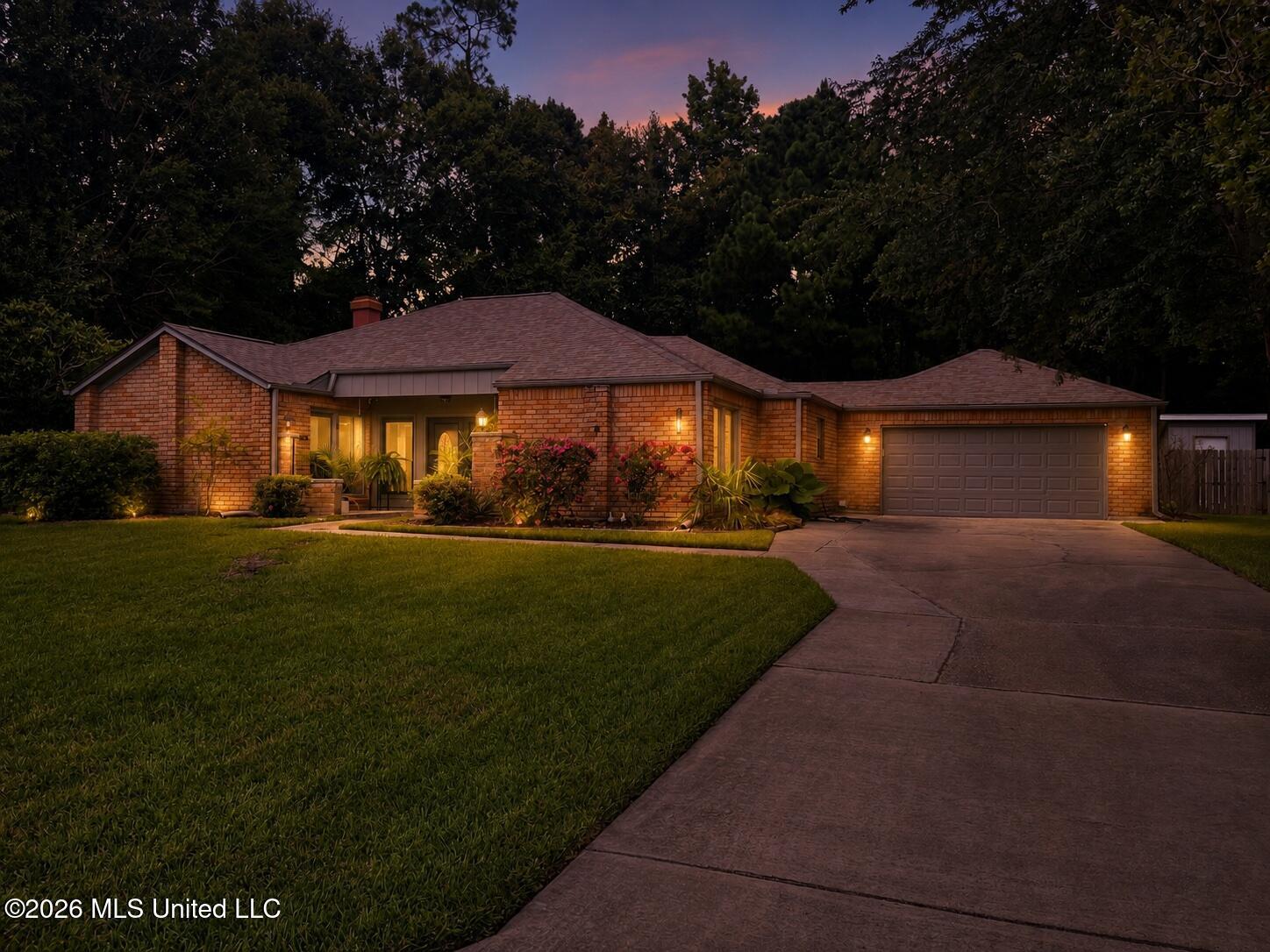 67163 E Diamondhead Drive Property Photo 1