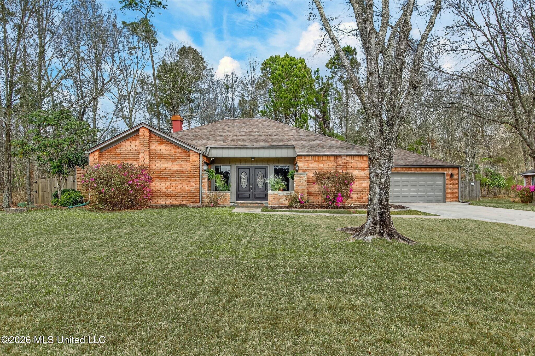67163 E Diamondhead Drive Property Photo 2