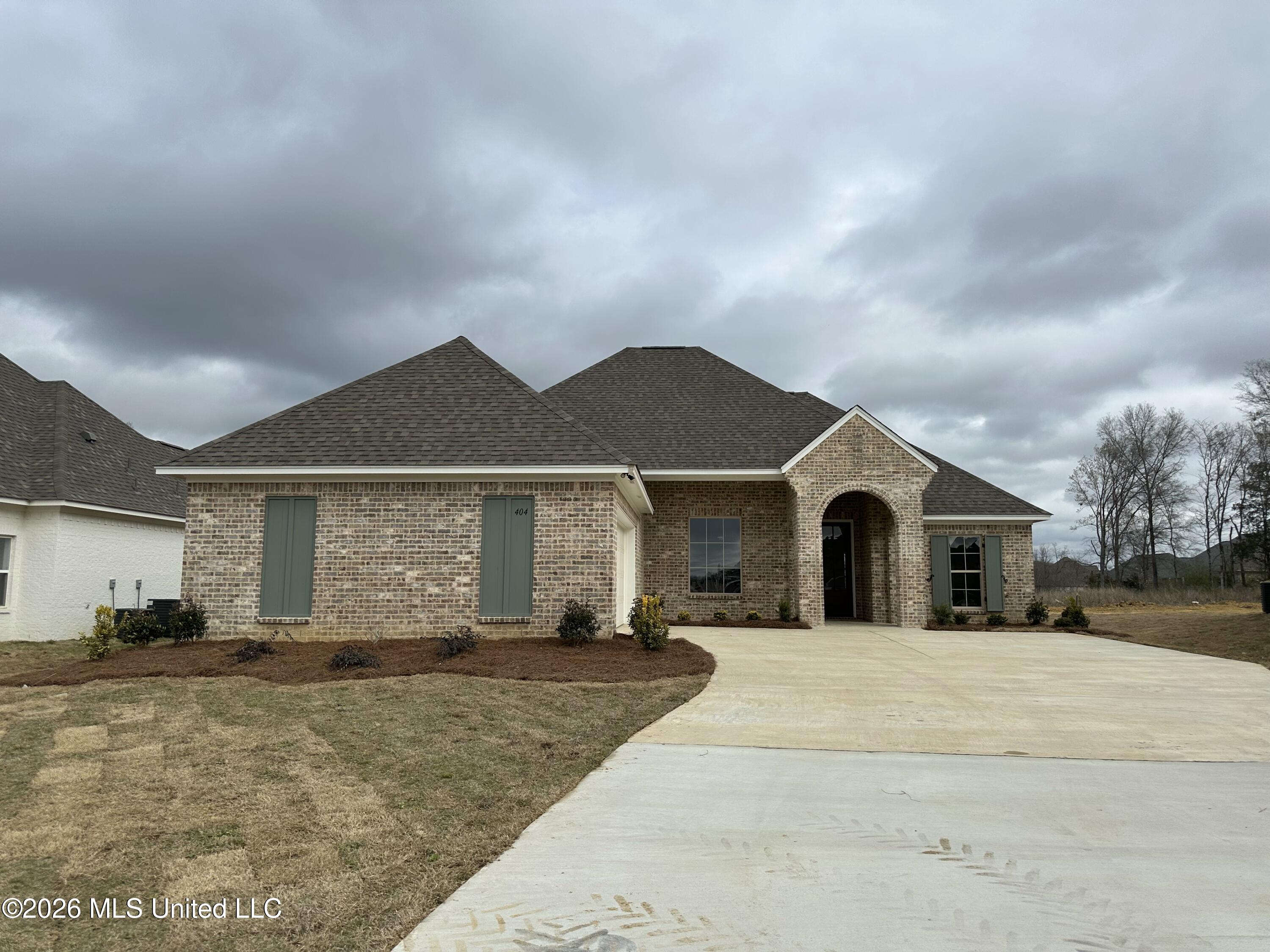 404 Aurora Circle Property Photo 1