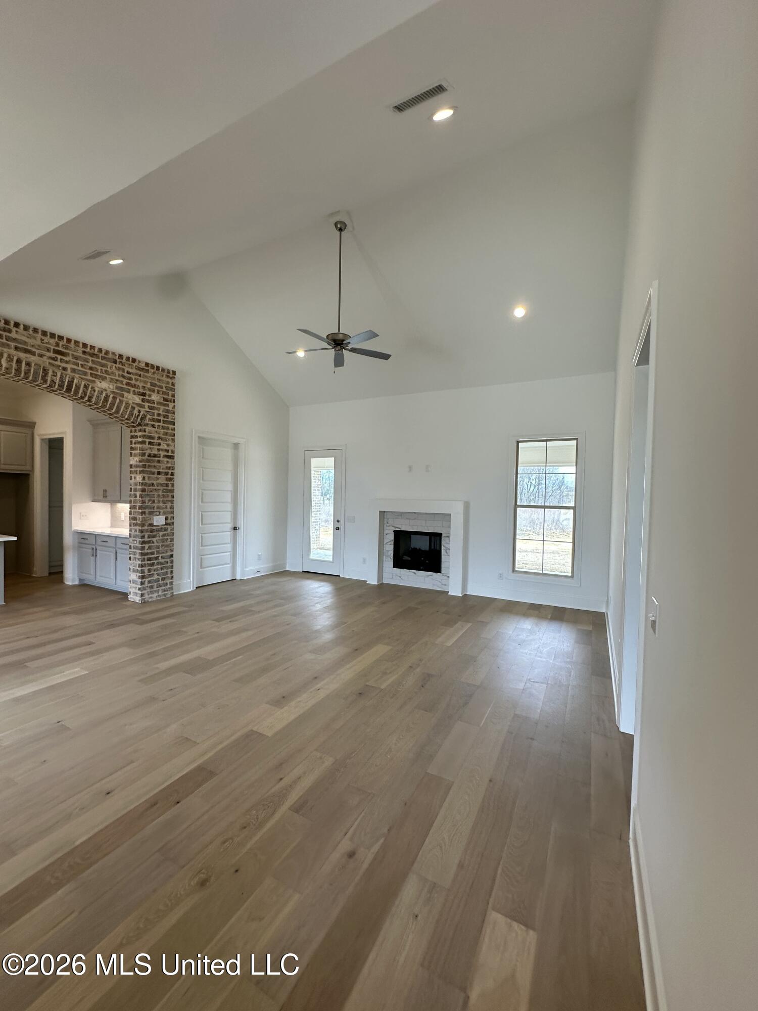 404 Aurora Circle Property Photo 2