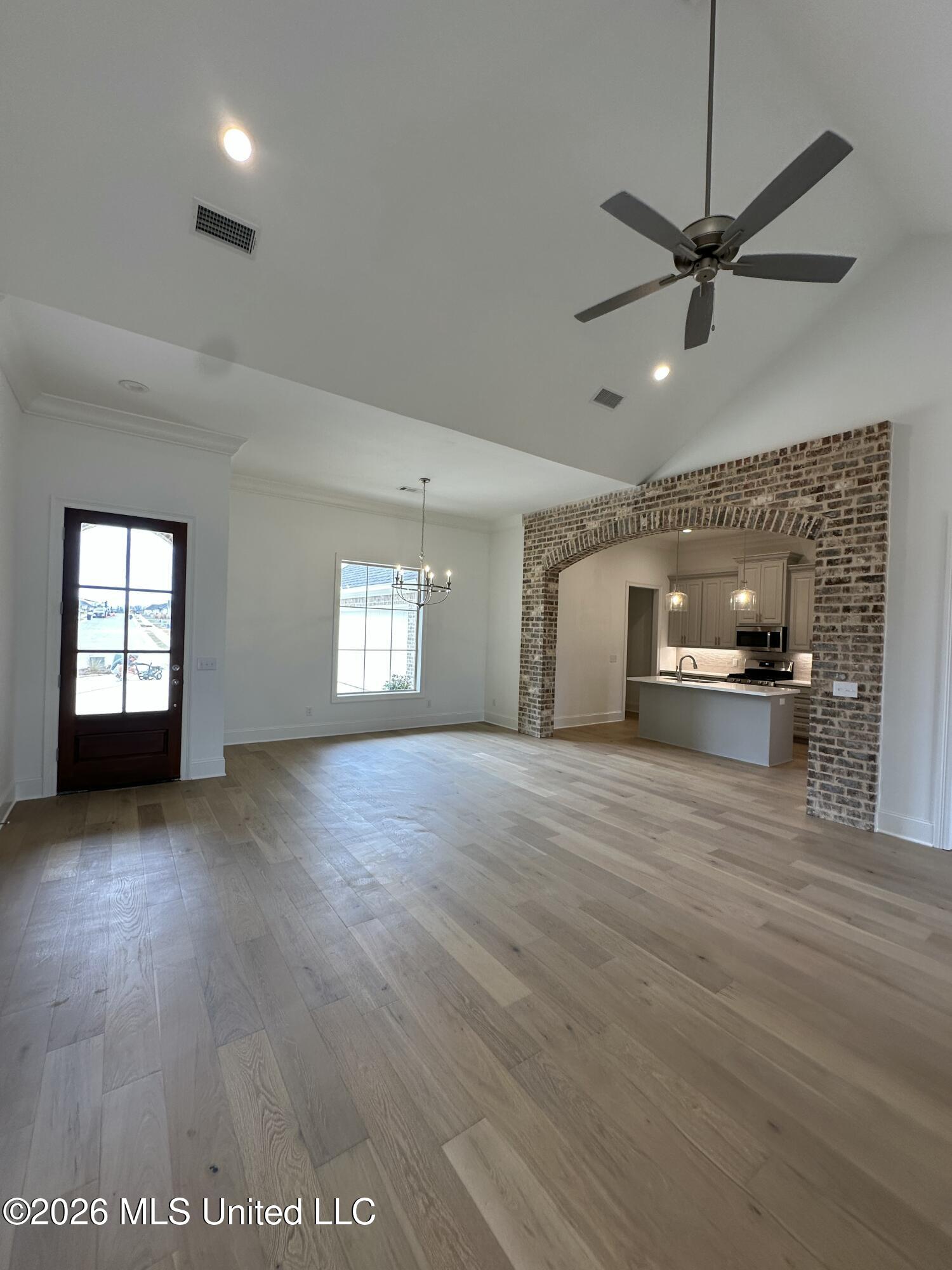 404 Aurora Circle Property Photo 3