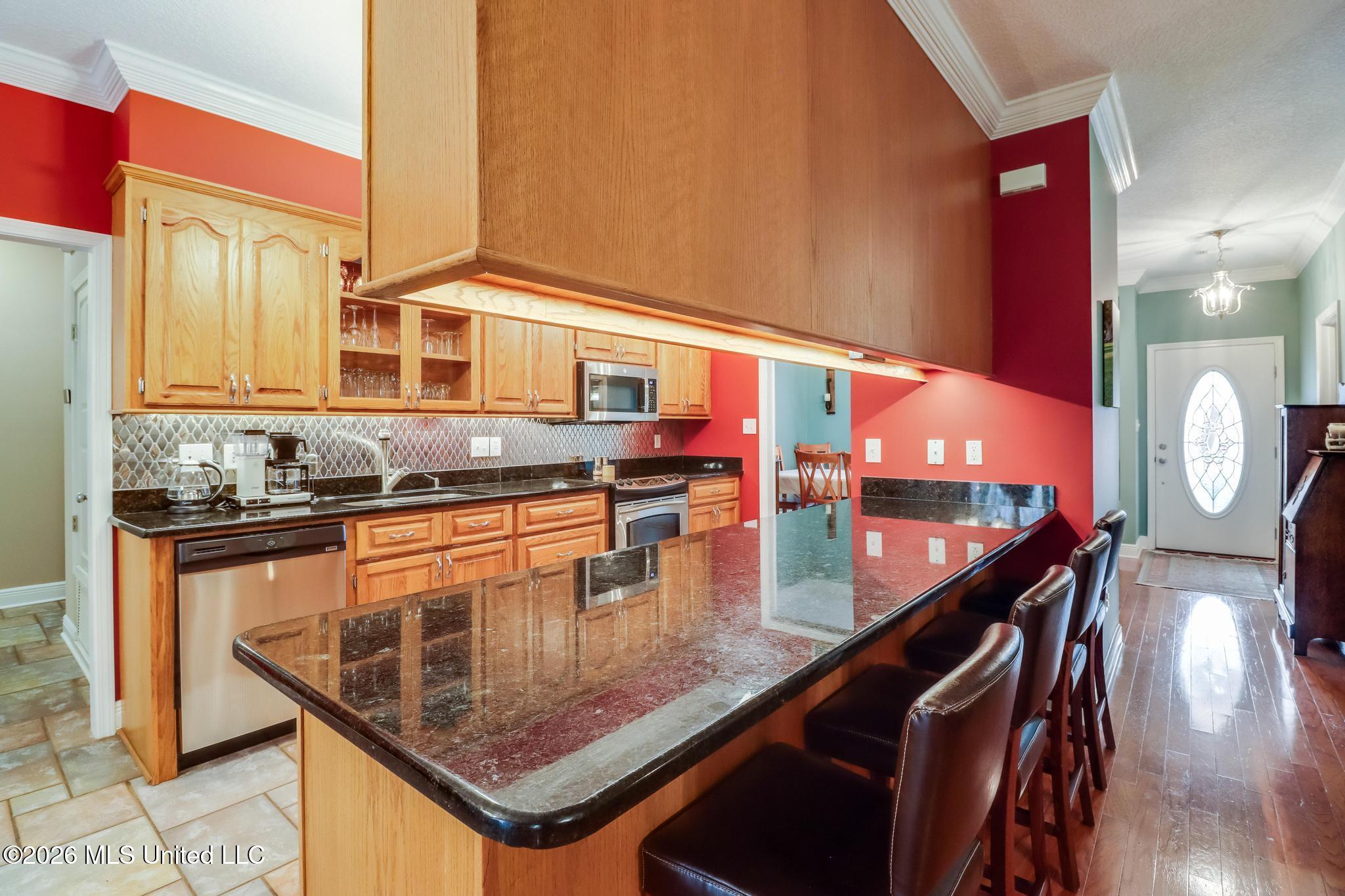 6423 Iona Street Property Photo 14