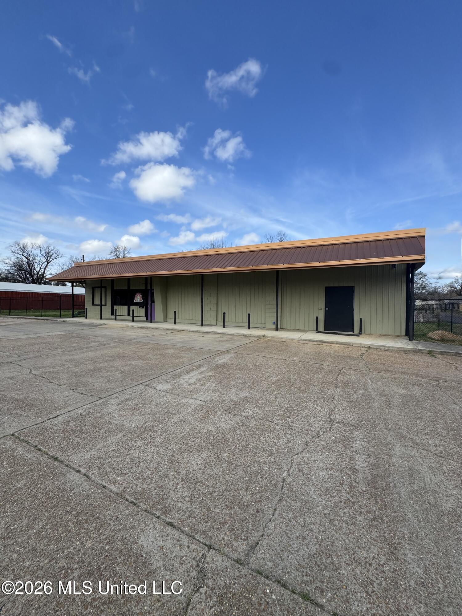 207 E Fifteenth Street Property Photo 1