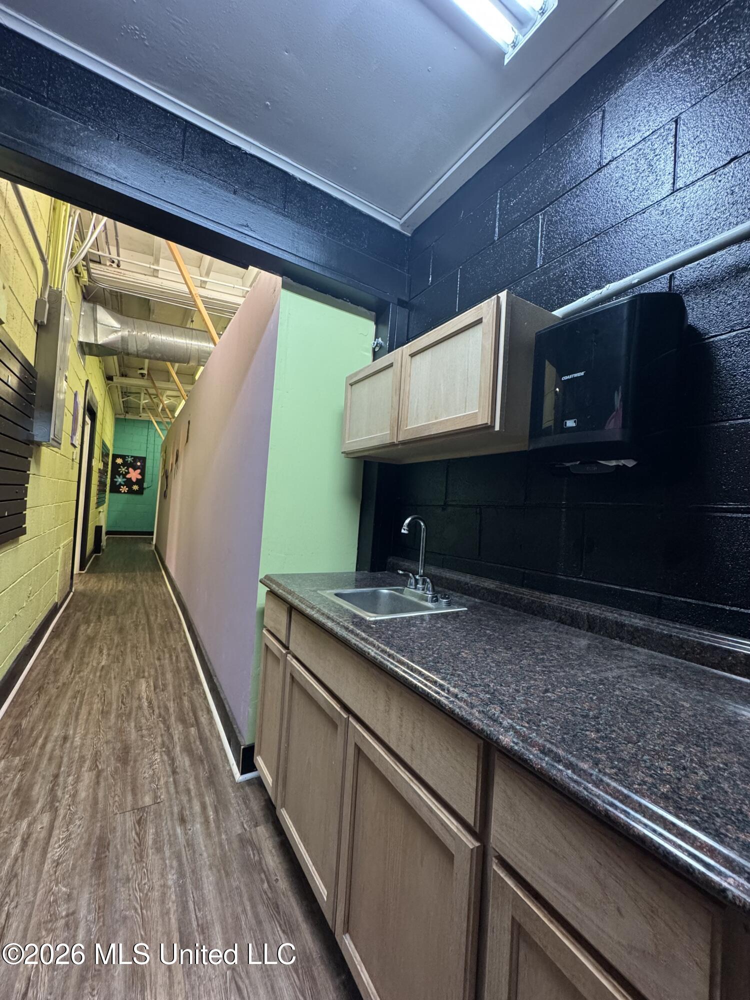 207 E Fifteenth Street Property Photo 13