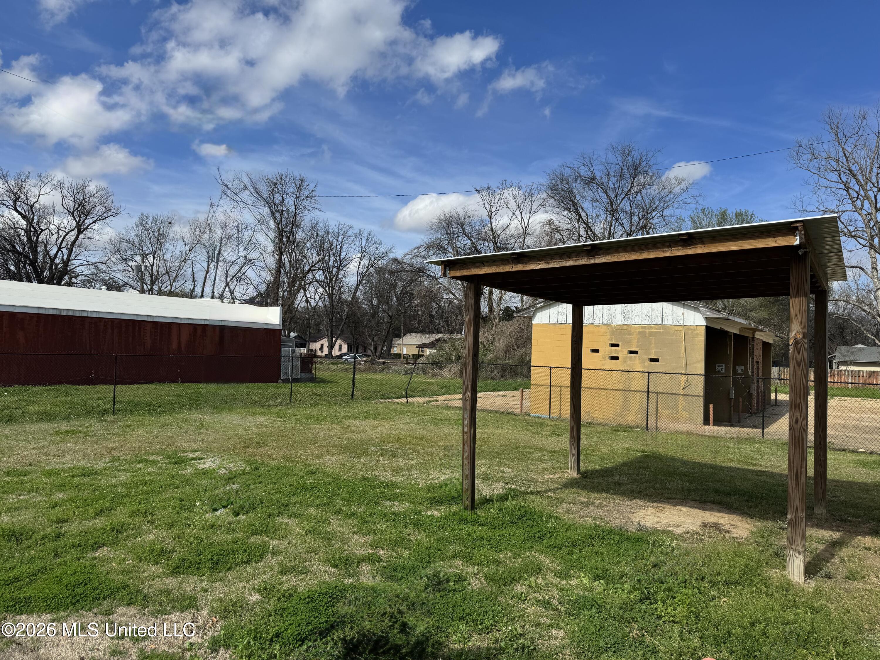 207 E Fifteenth Street Property Photo 14