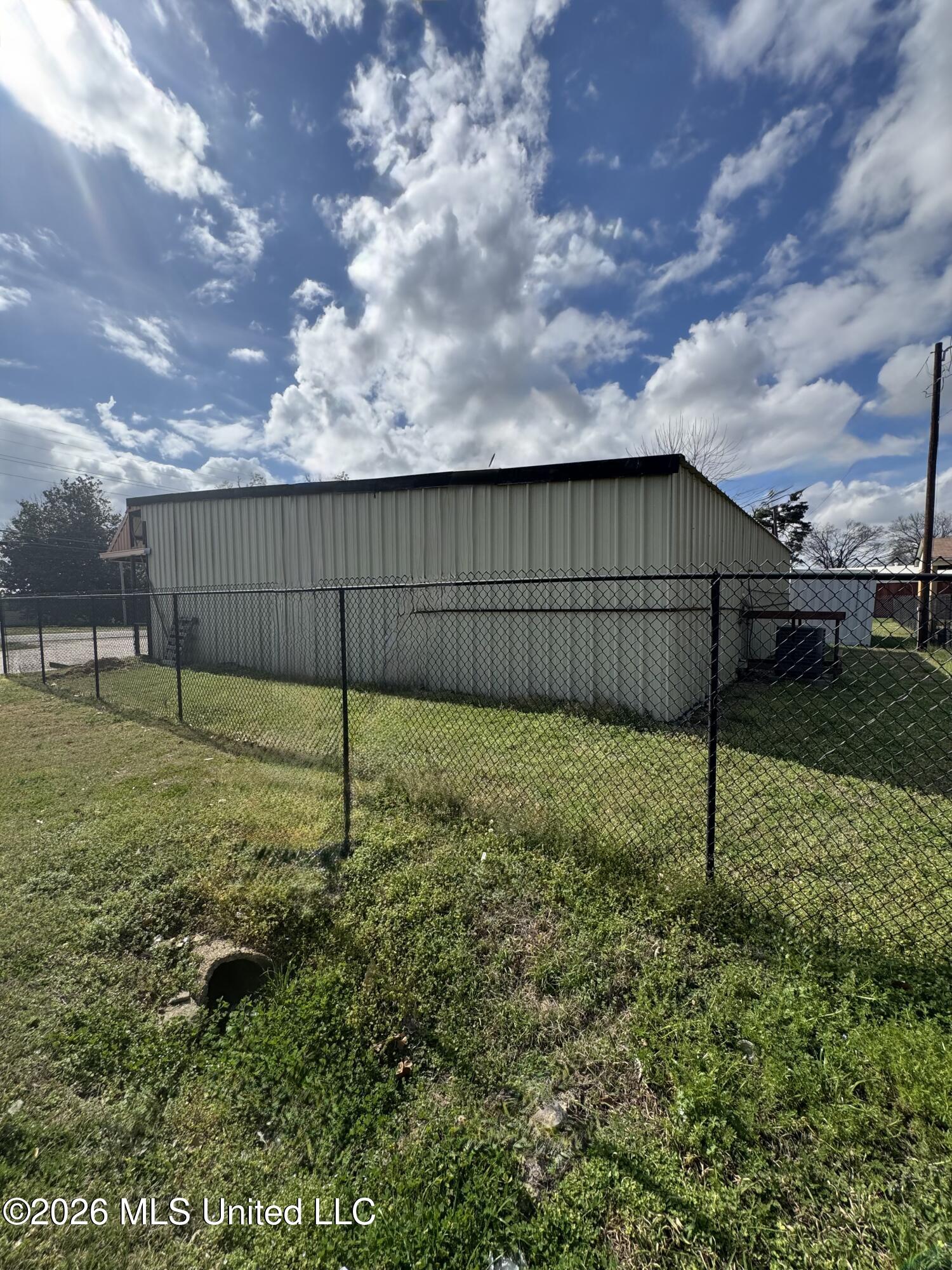 207 E Fifteenth Street Property Photo 15