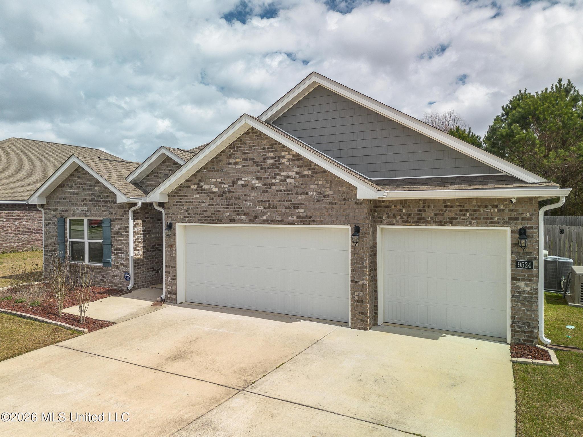 9524 Mallette Drive Property Photo 3