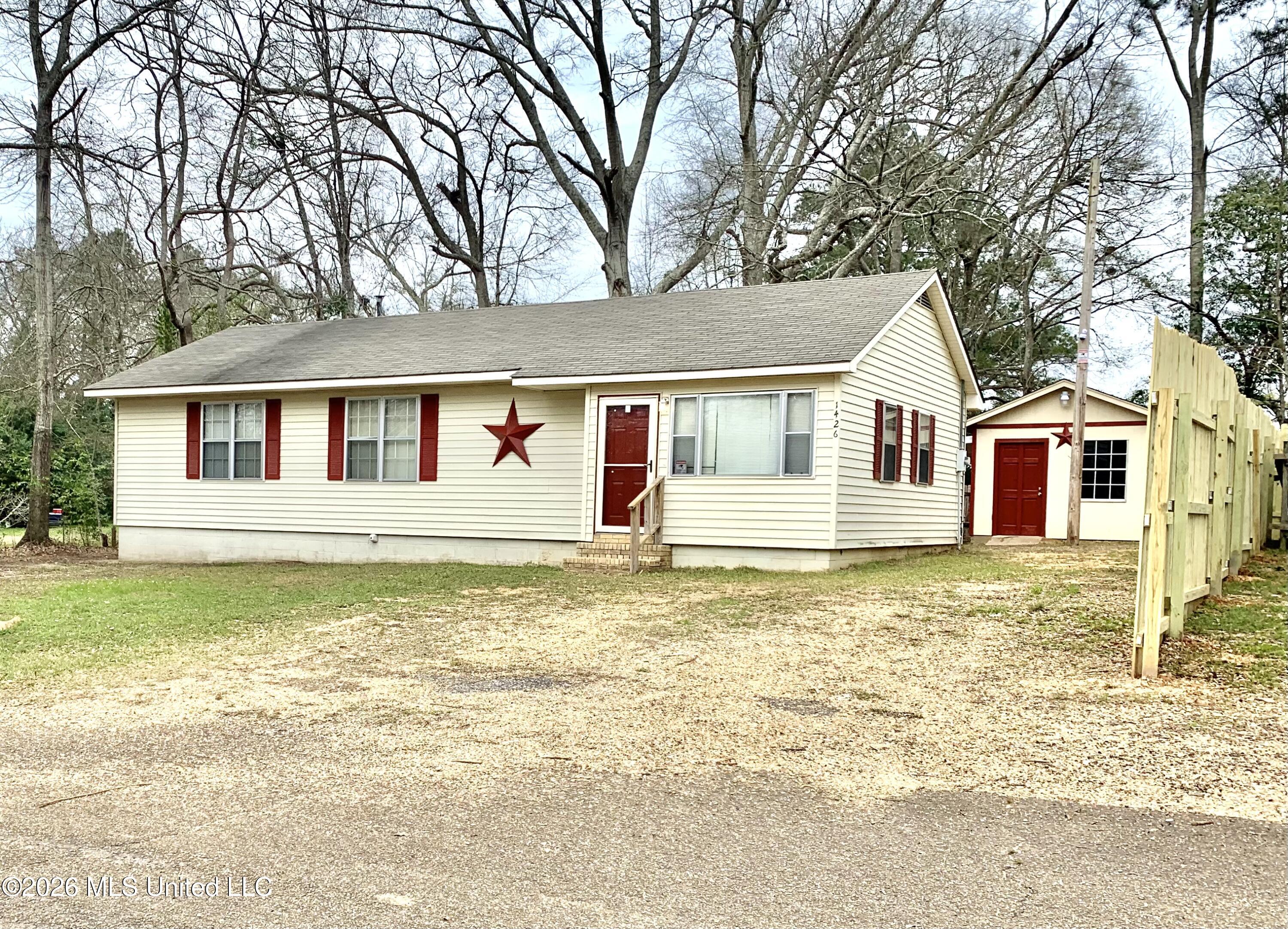 1426 2nd Street Property Photo 1