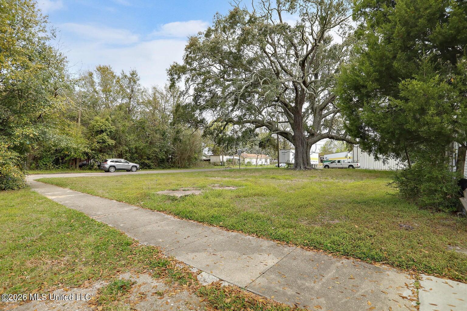 1722 30th Avenue Property Photo 4