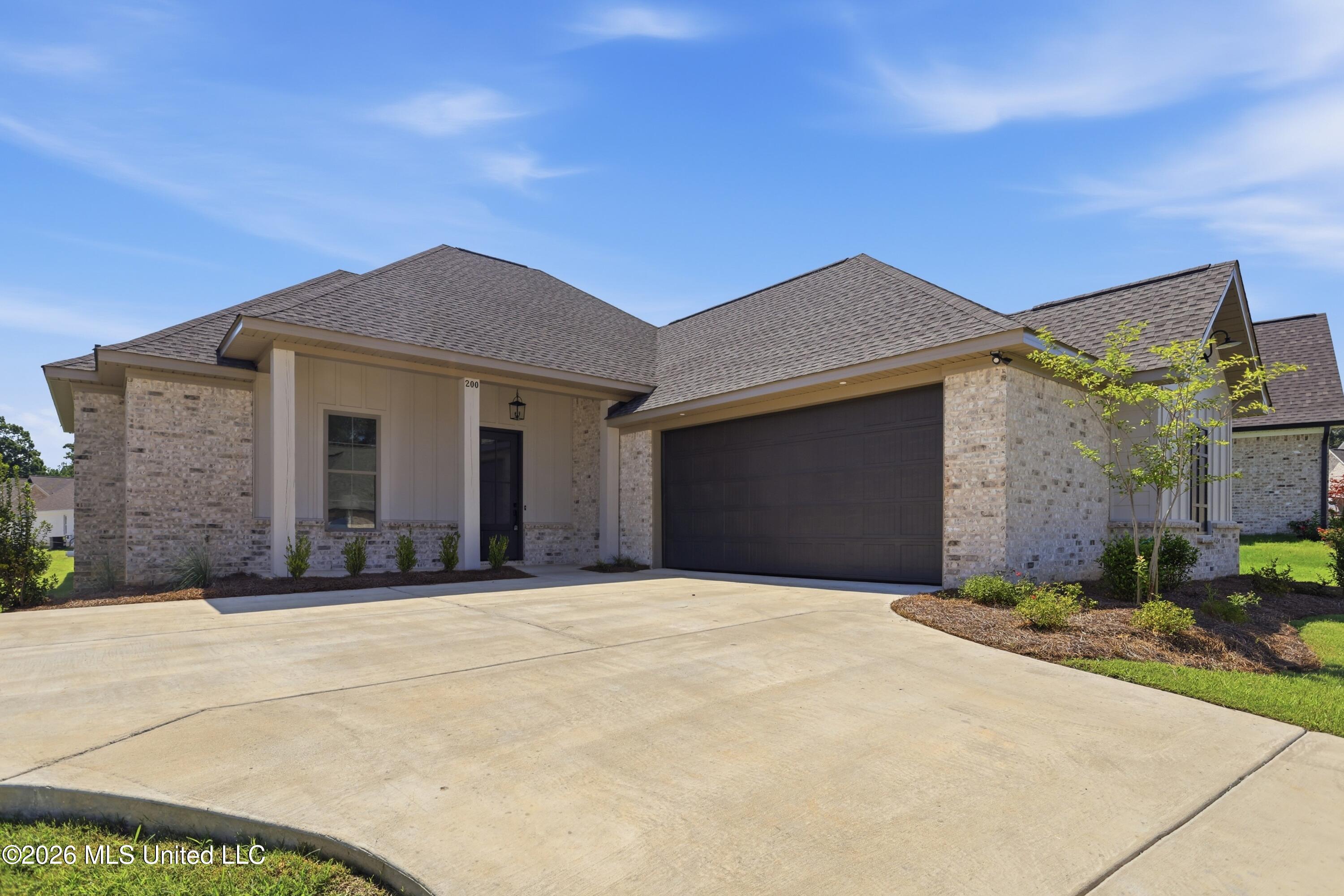 200 Bronson Bend Property Photo 1