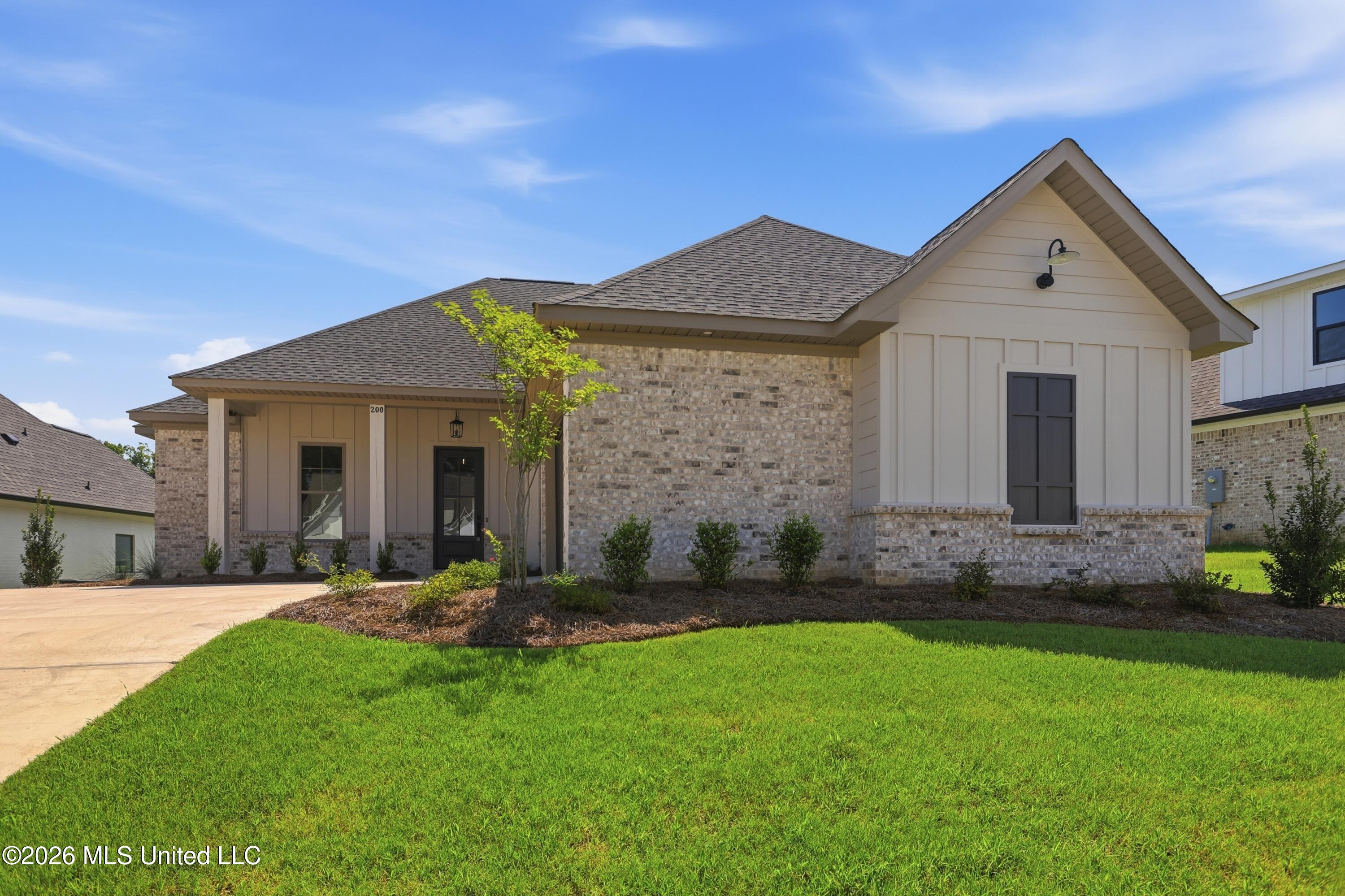 200 Bronson Bend Property Photo 2